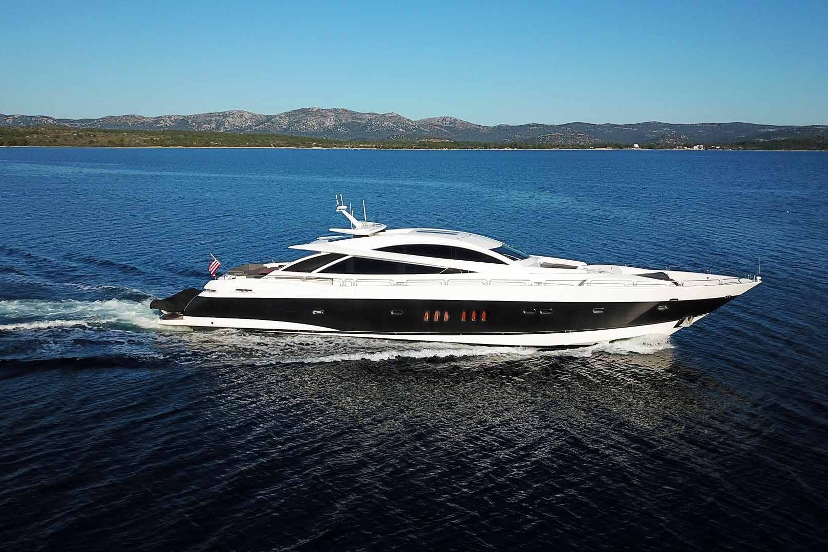 Luxury yacht Quantum starboard side