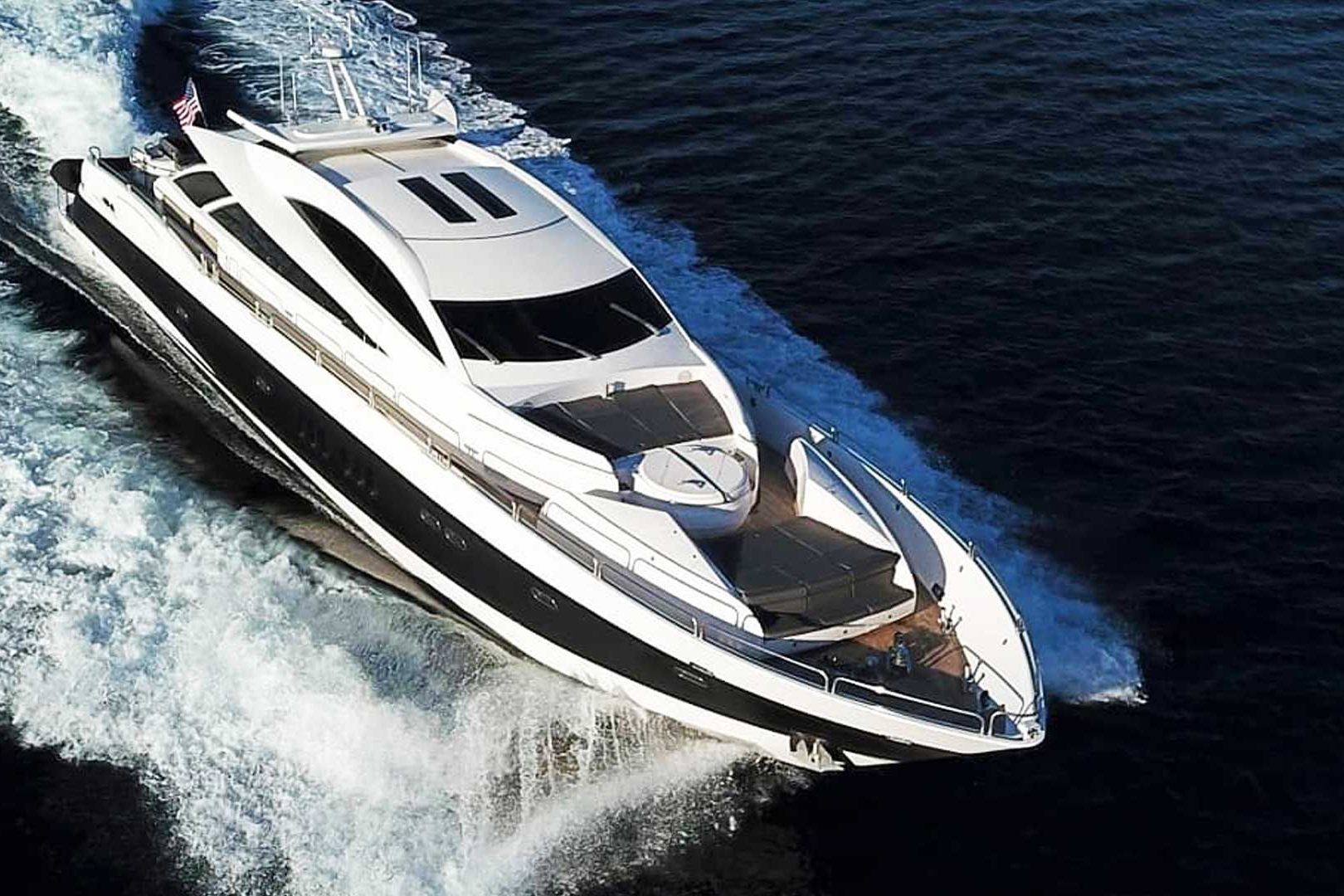 Luxury yacht Quantum running