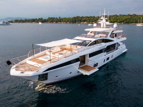 Luxury yacht Azimut Grande 35 M Heed foldable balcony