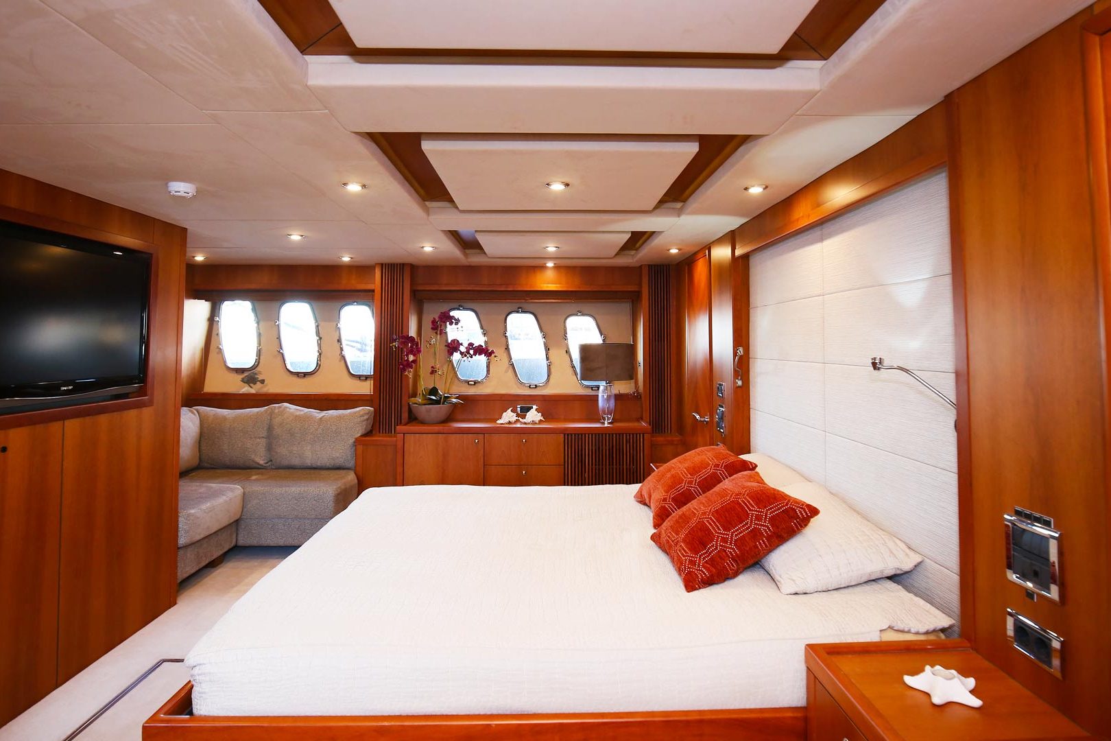 Quantum Master cabin other view