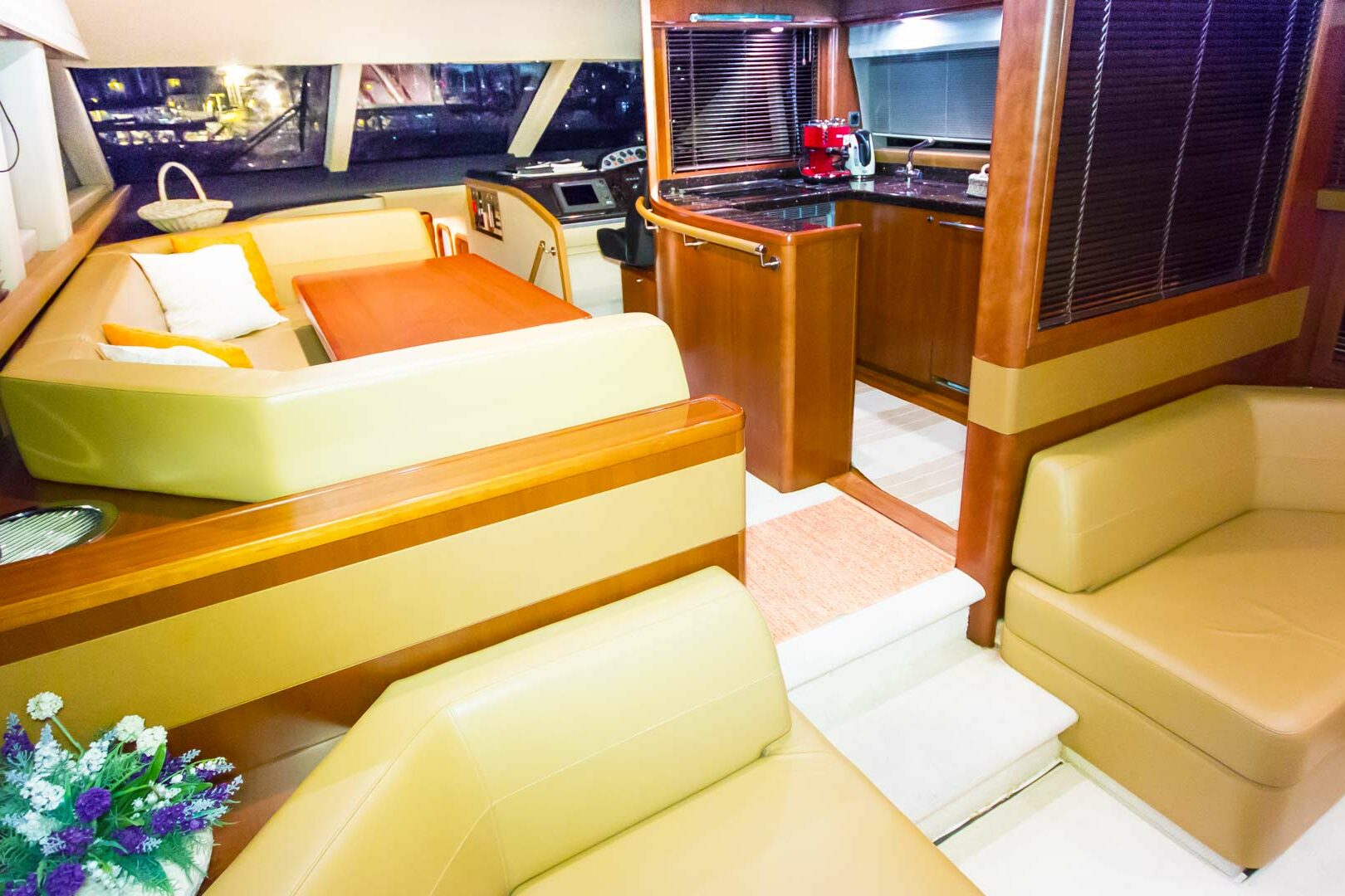 Luxury yacht Princess 62 Pamango salon front side