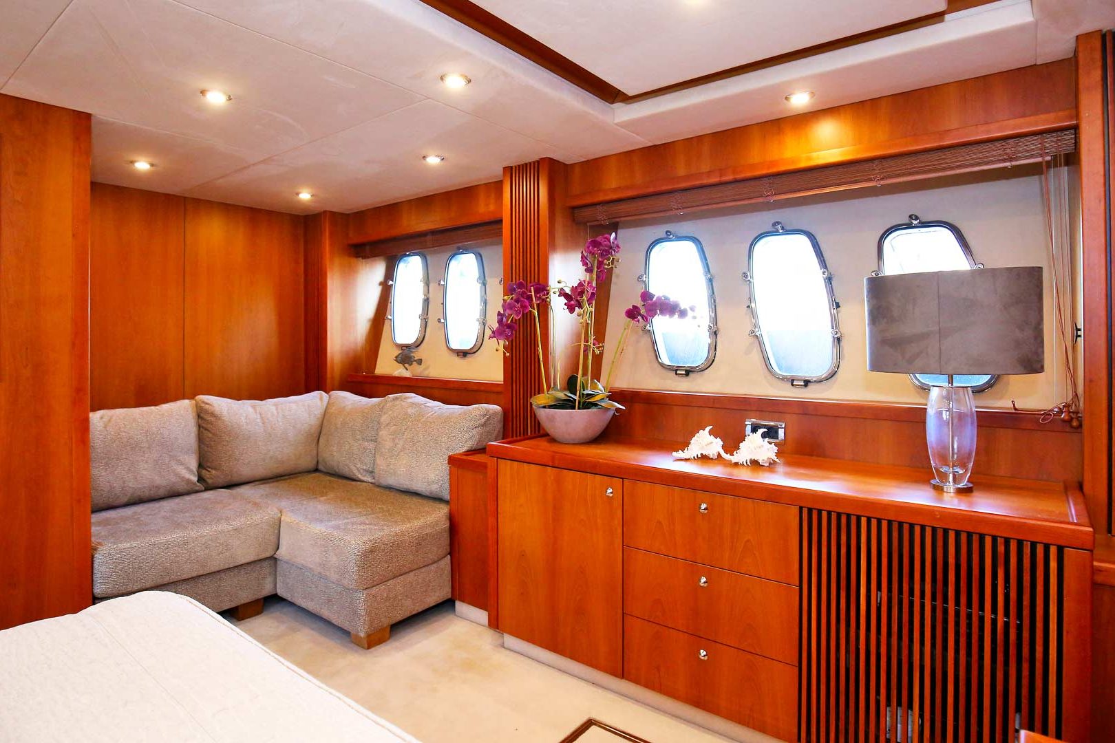 Quantum Master cabin detail