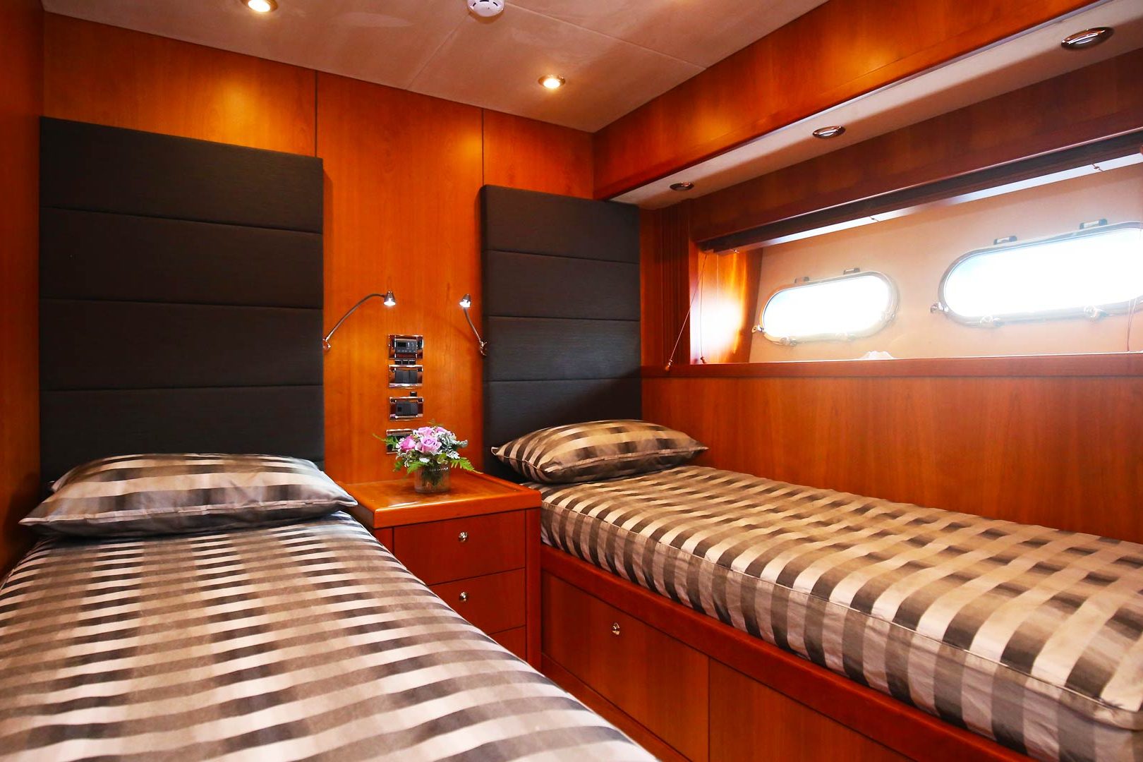 Quantum Twin cabin II
