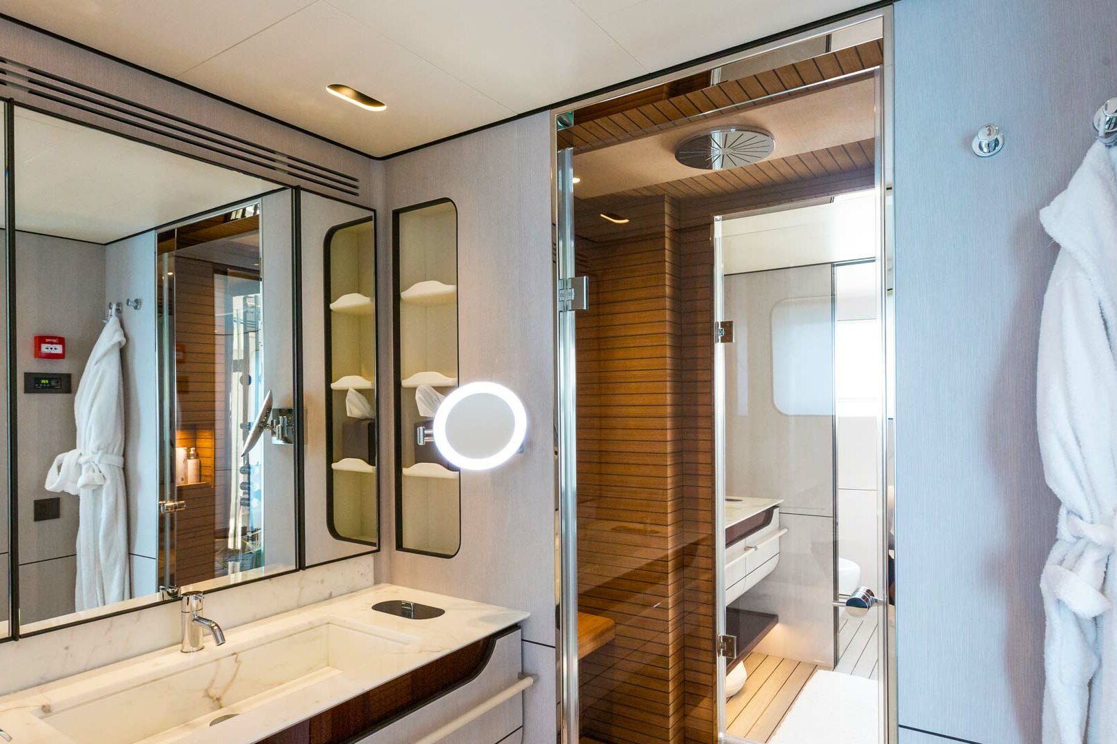 Luxury yacht Azimut Grande 35 M Heed master cabin bathroom