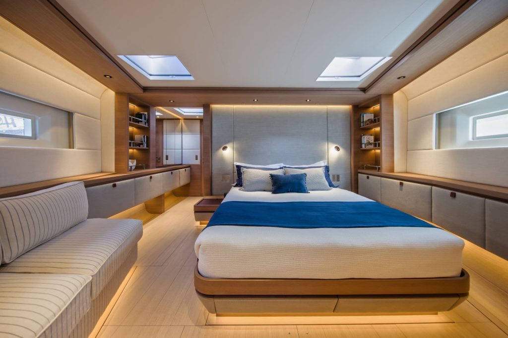 This is a photography of SW 105 interior