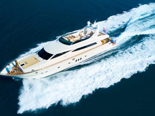 The luxury yacht Karisma running