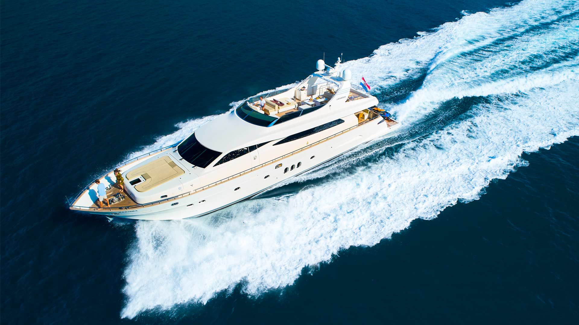 The luxury yacht Karisma running