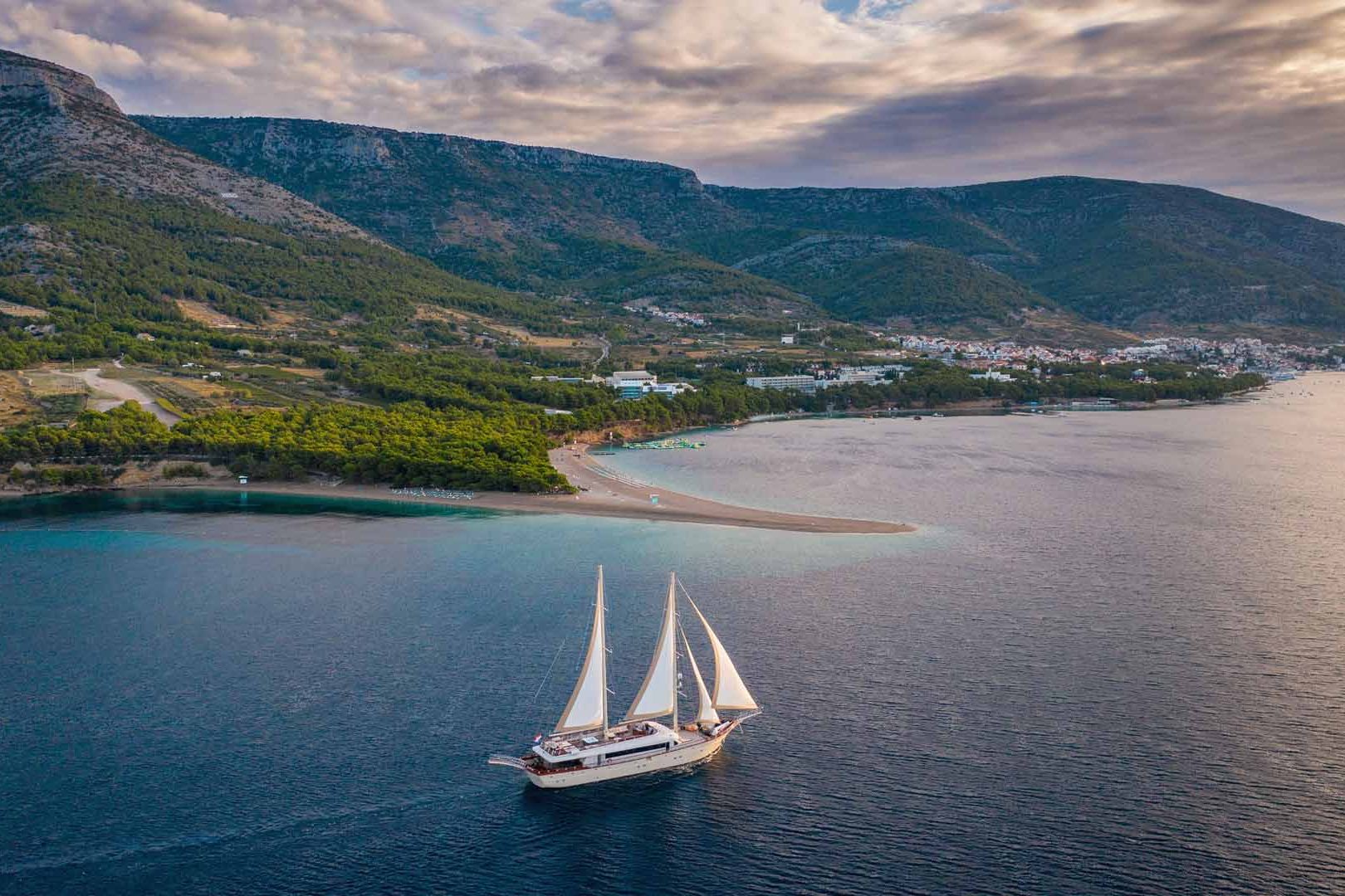 The luxury sailing yacht Son de Mar sailing near Bol