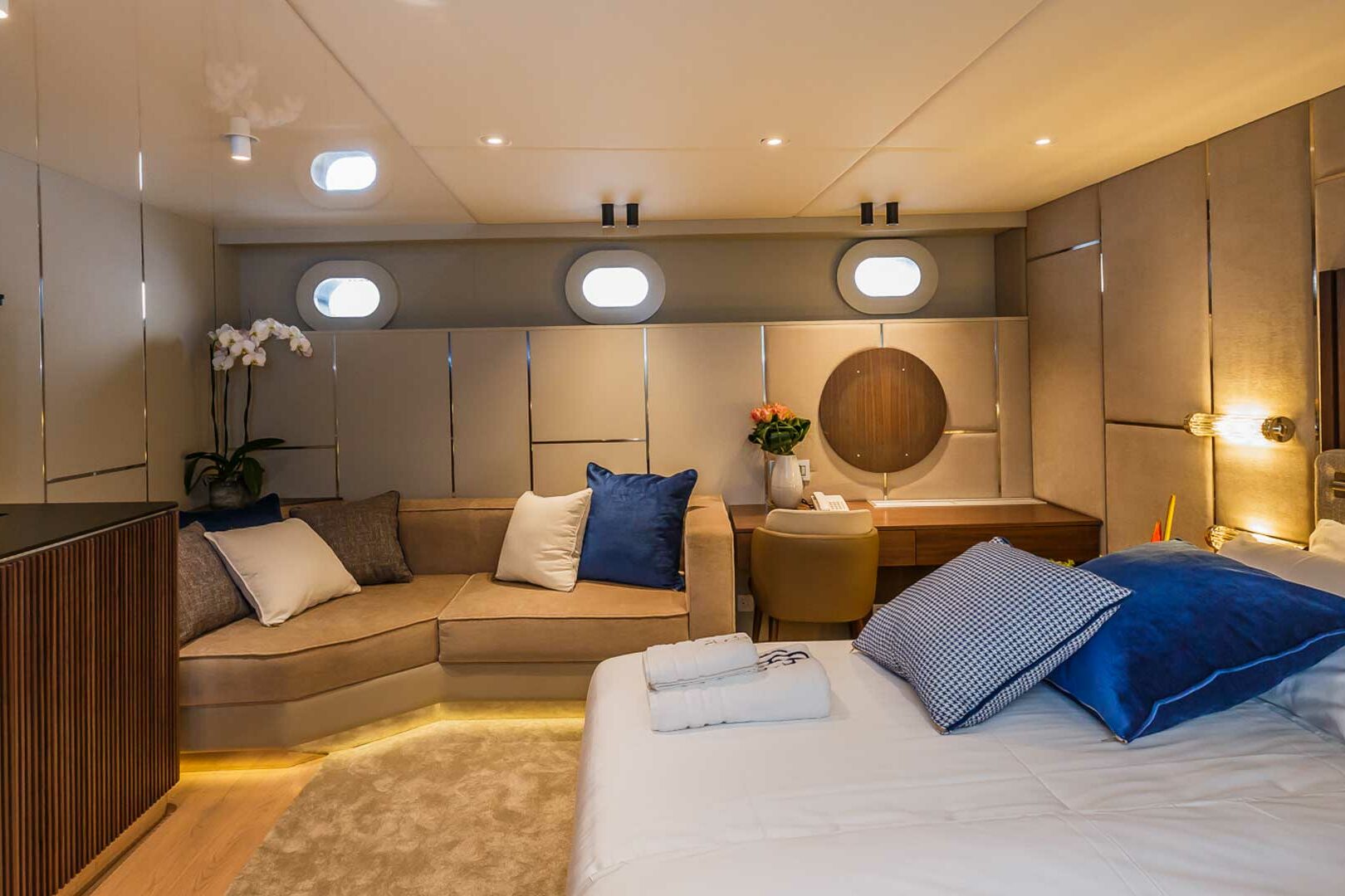 Clase Azul master stateroom