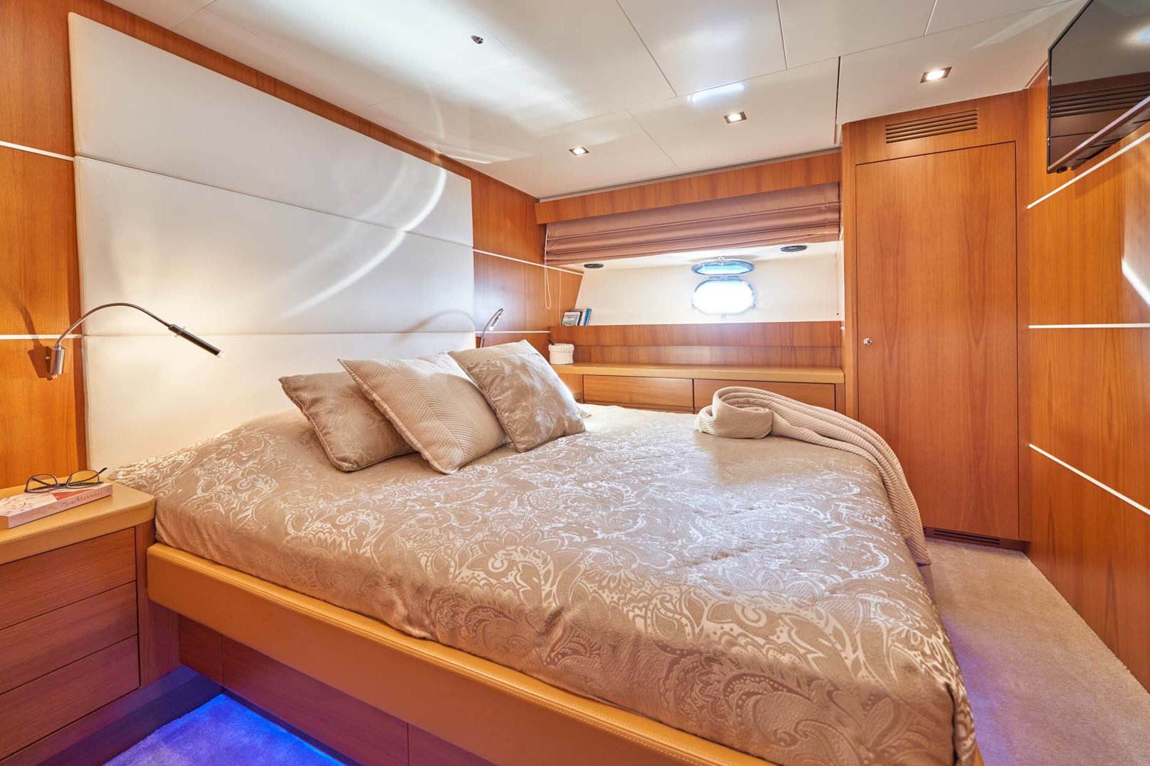 The luxury yacht Karisma VIP cabin