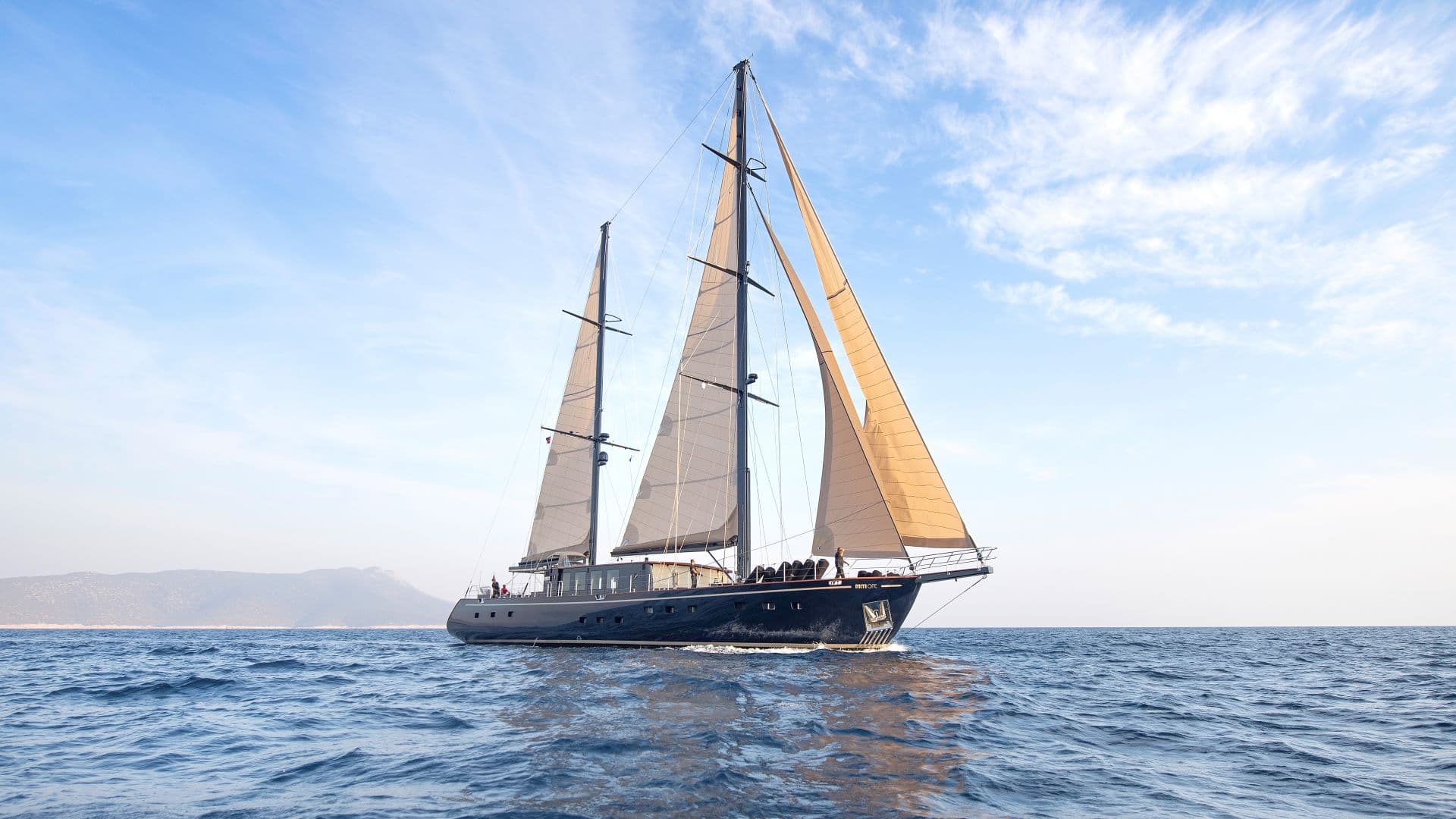 MiTi One sailing superyacht cruising