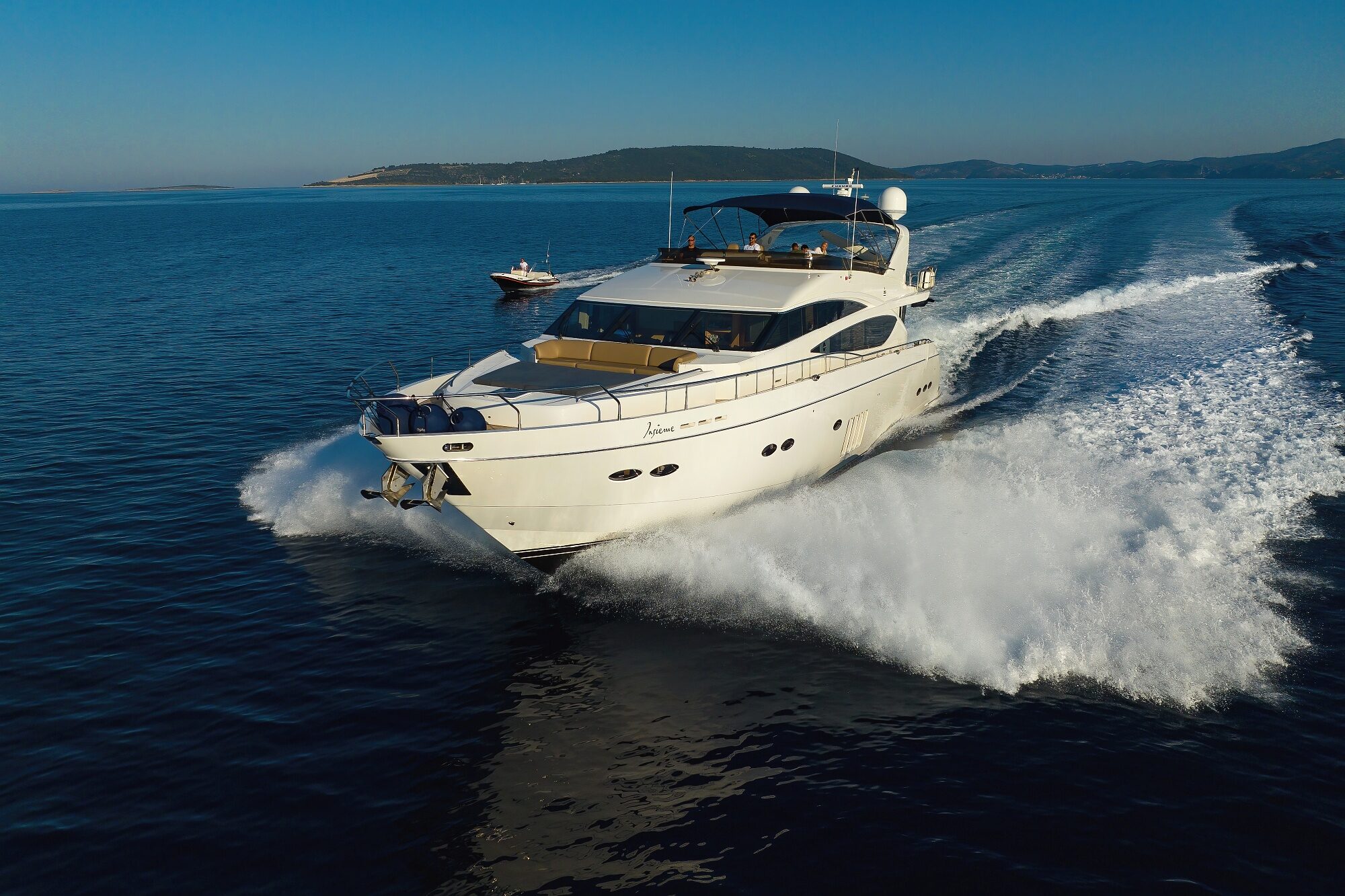 Luxury yacht Insieme profil