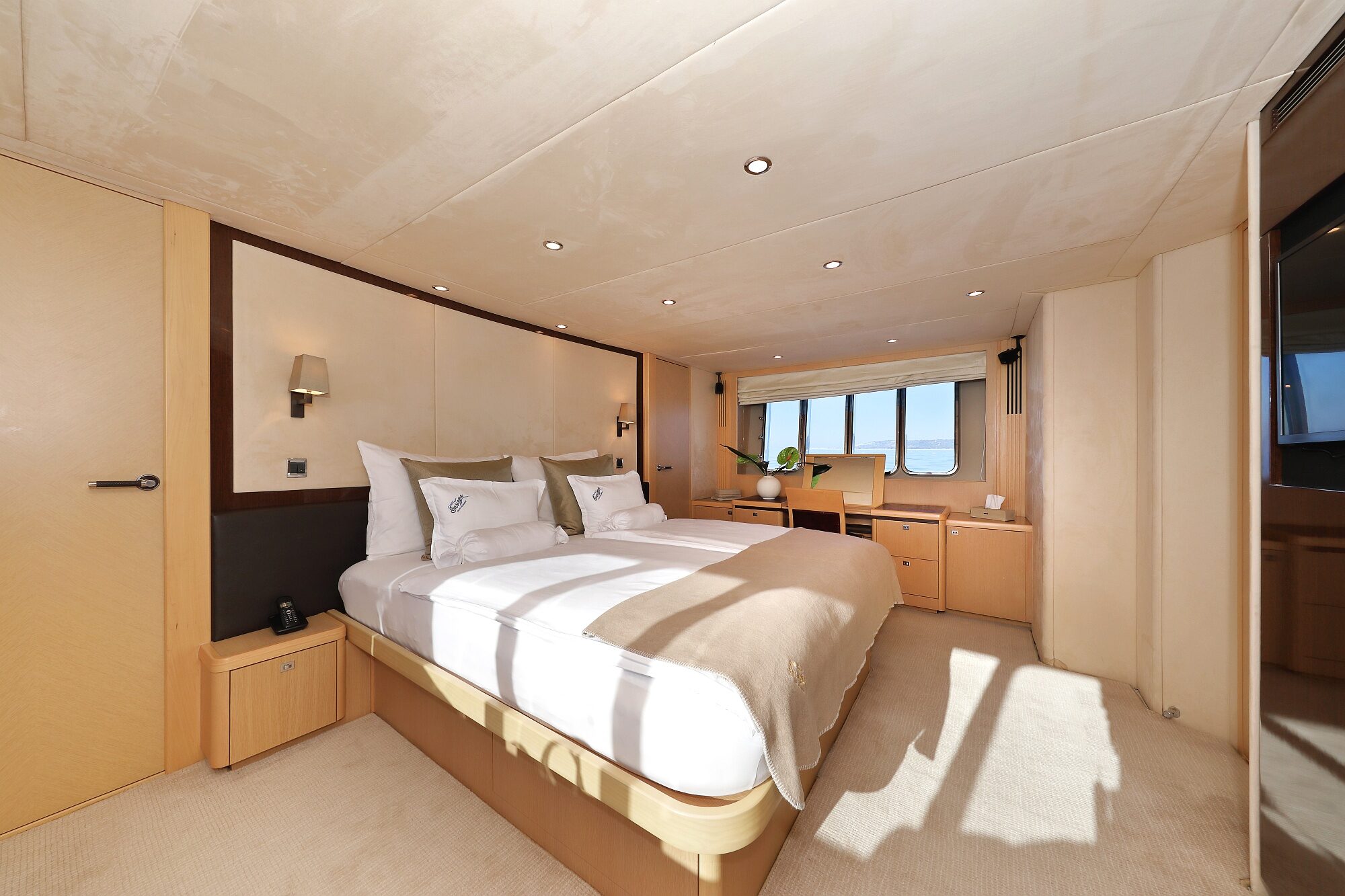 Insieme Master cabin