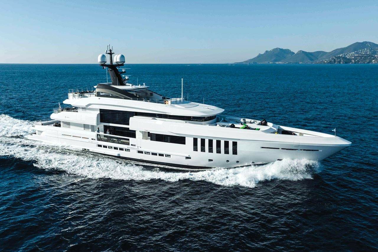 Admiral 164 MY Ouranos superyacht review