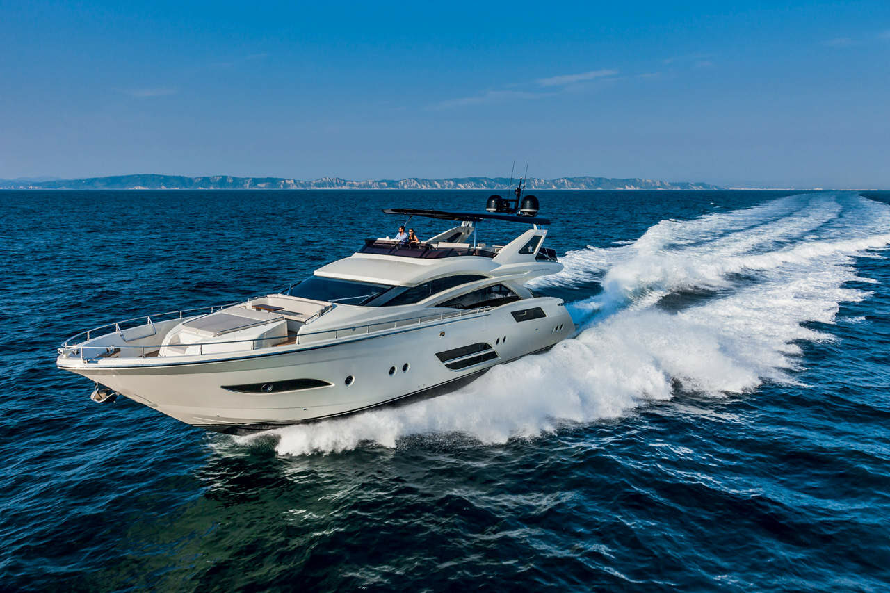 dominator 800 motor yacht