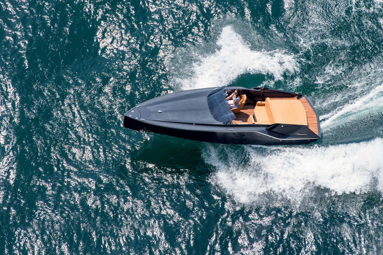 Frauscher 747 motor boat