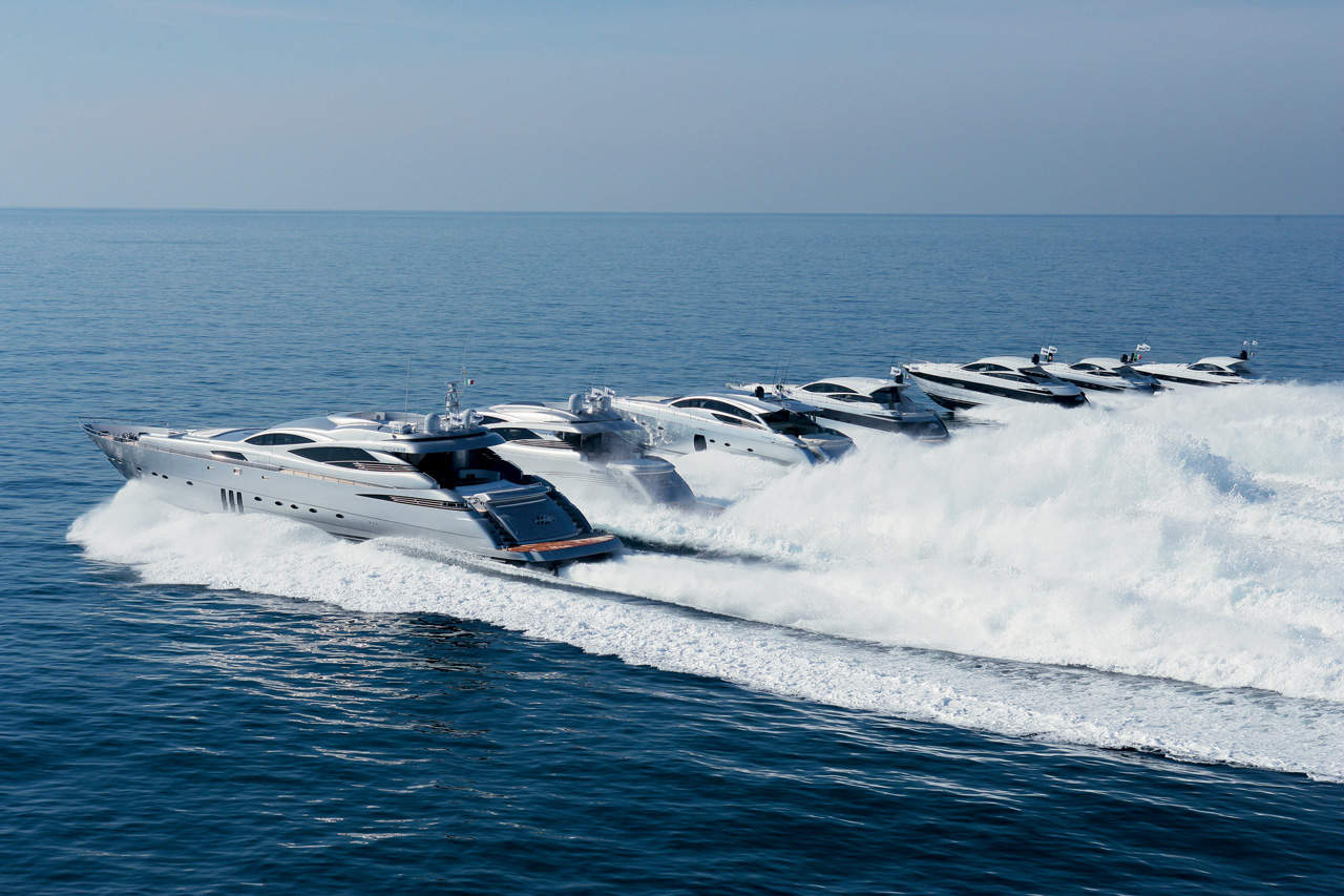 Pershing yacht fleet cruising