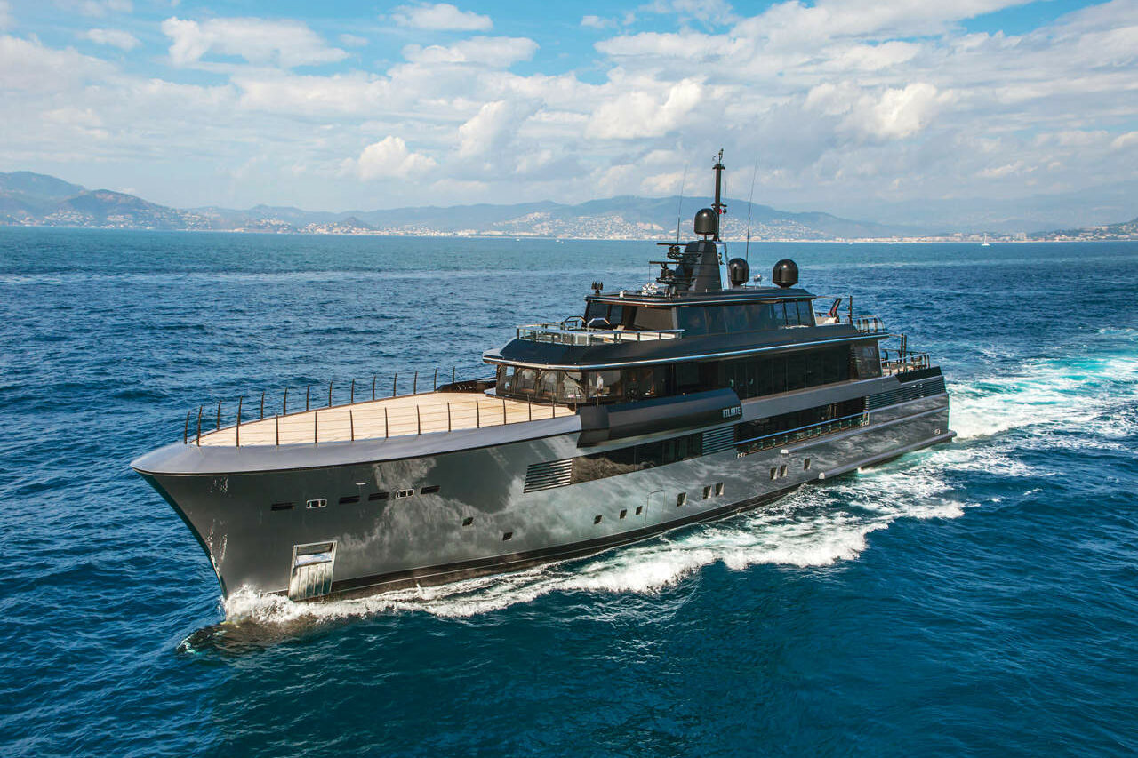 CRN Atlante superyacht