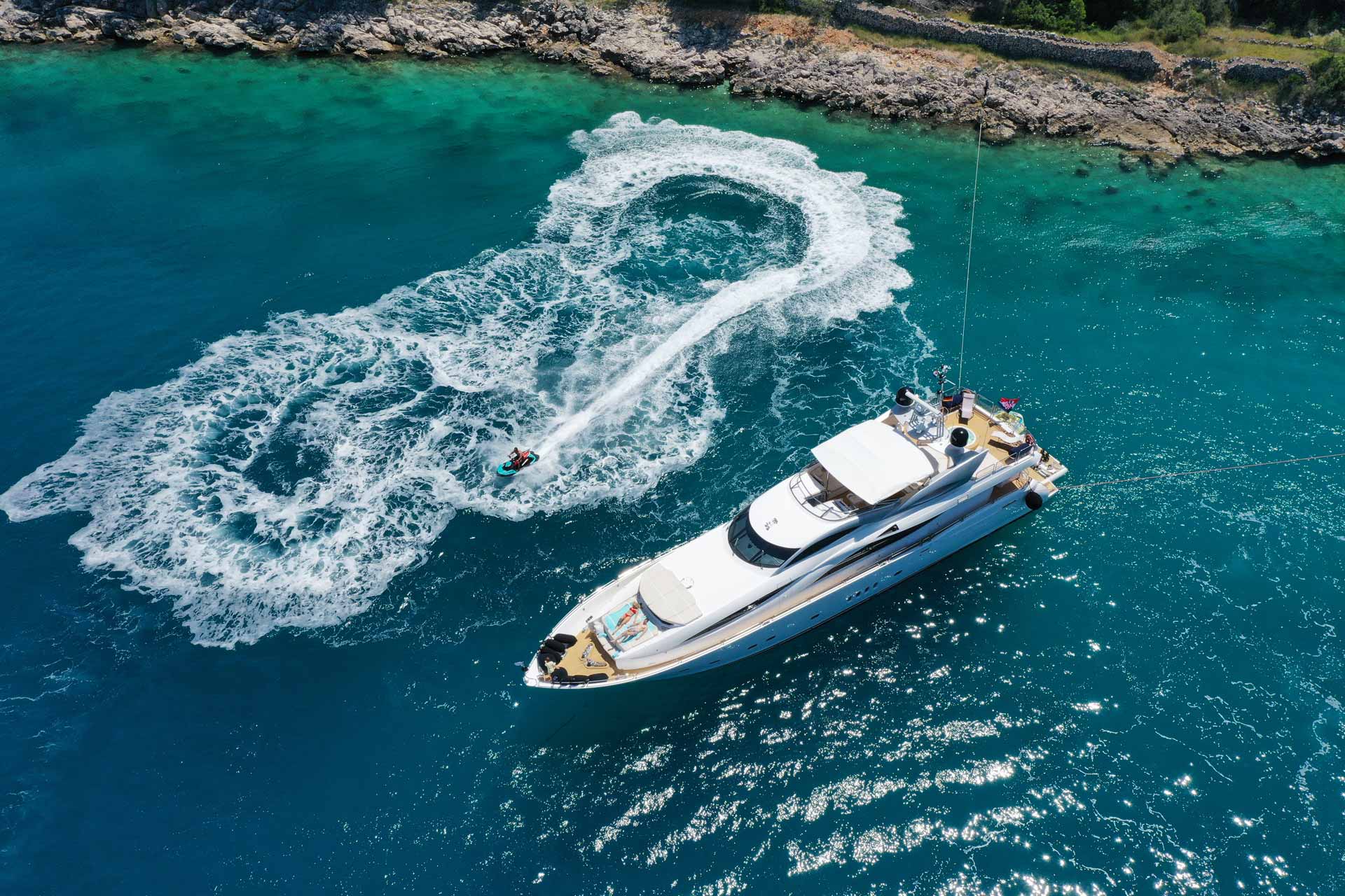 Sunseeker Yacht 105 Baby I special charter offer