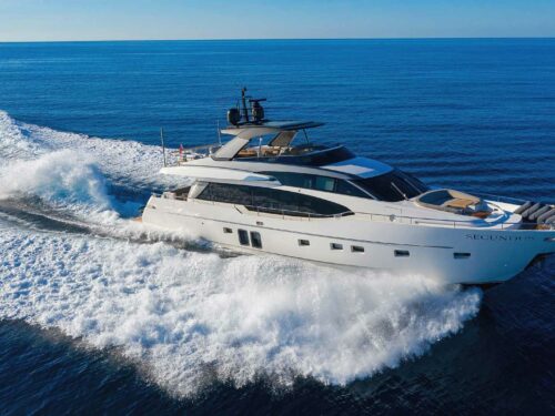 Luxury yacht Secundus sea running