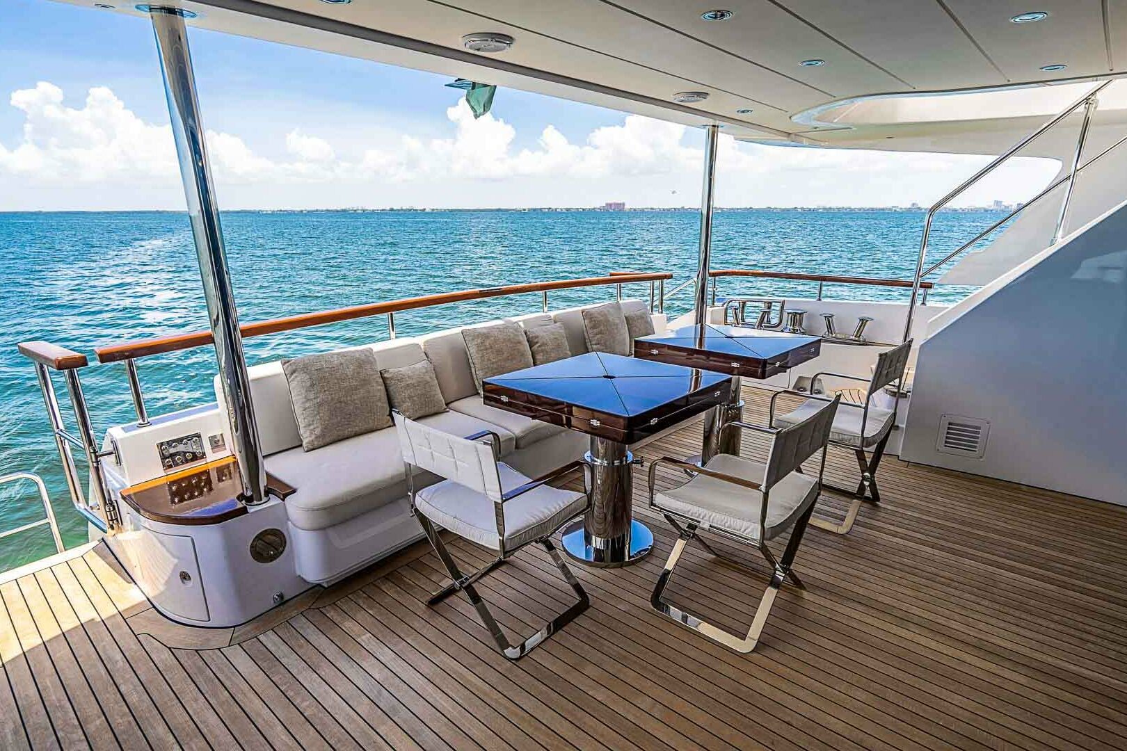 Benetti Delfino 95 Aft