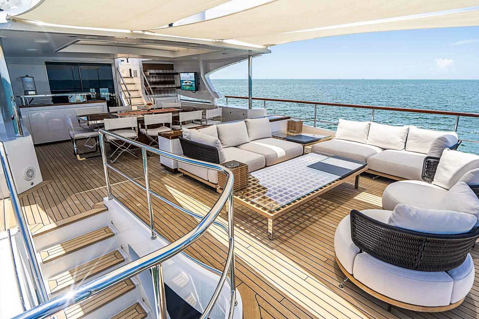 Benetti Delfino 95 Sundeck
