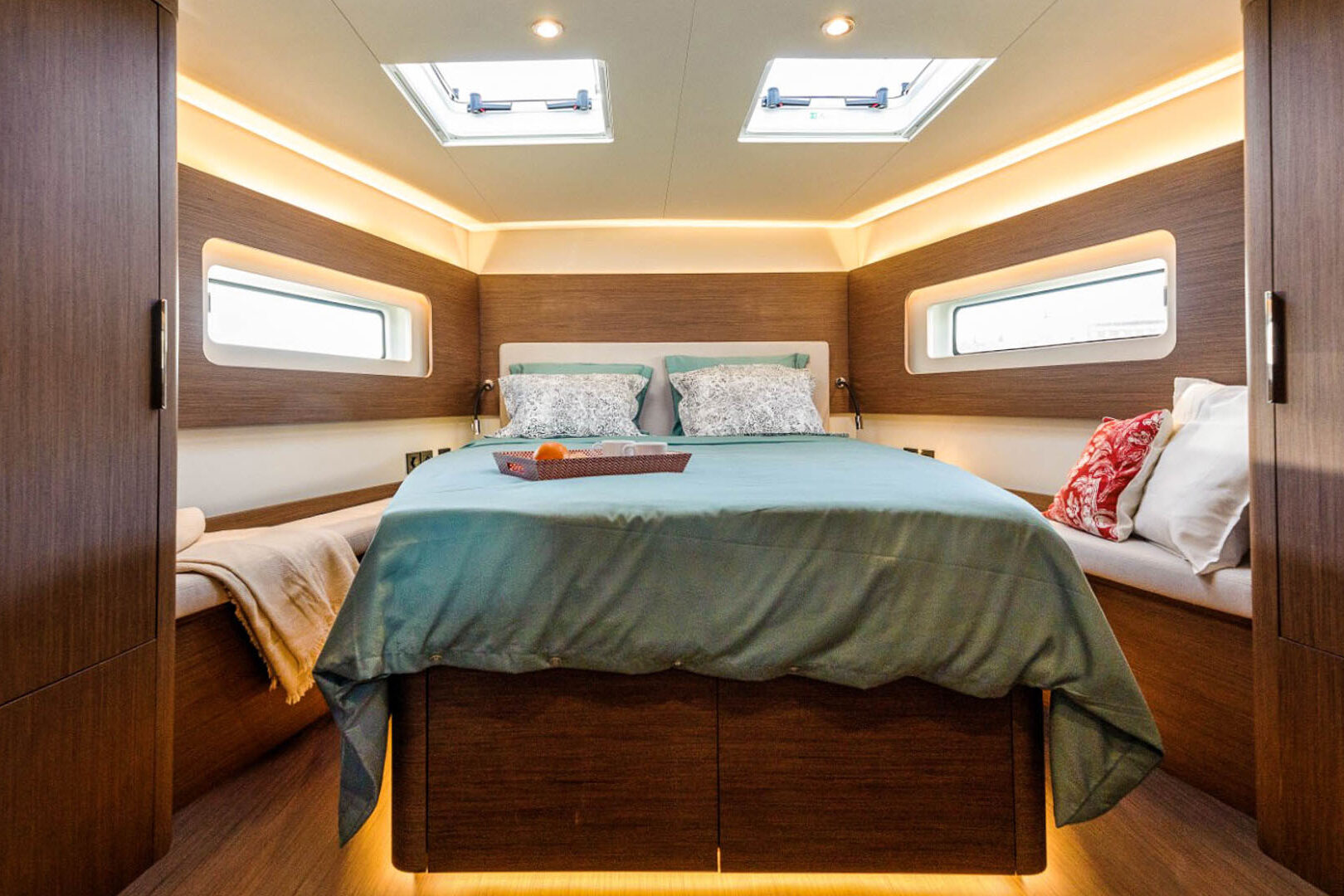 Oceanis Yacht 54 double cabin front