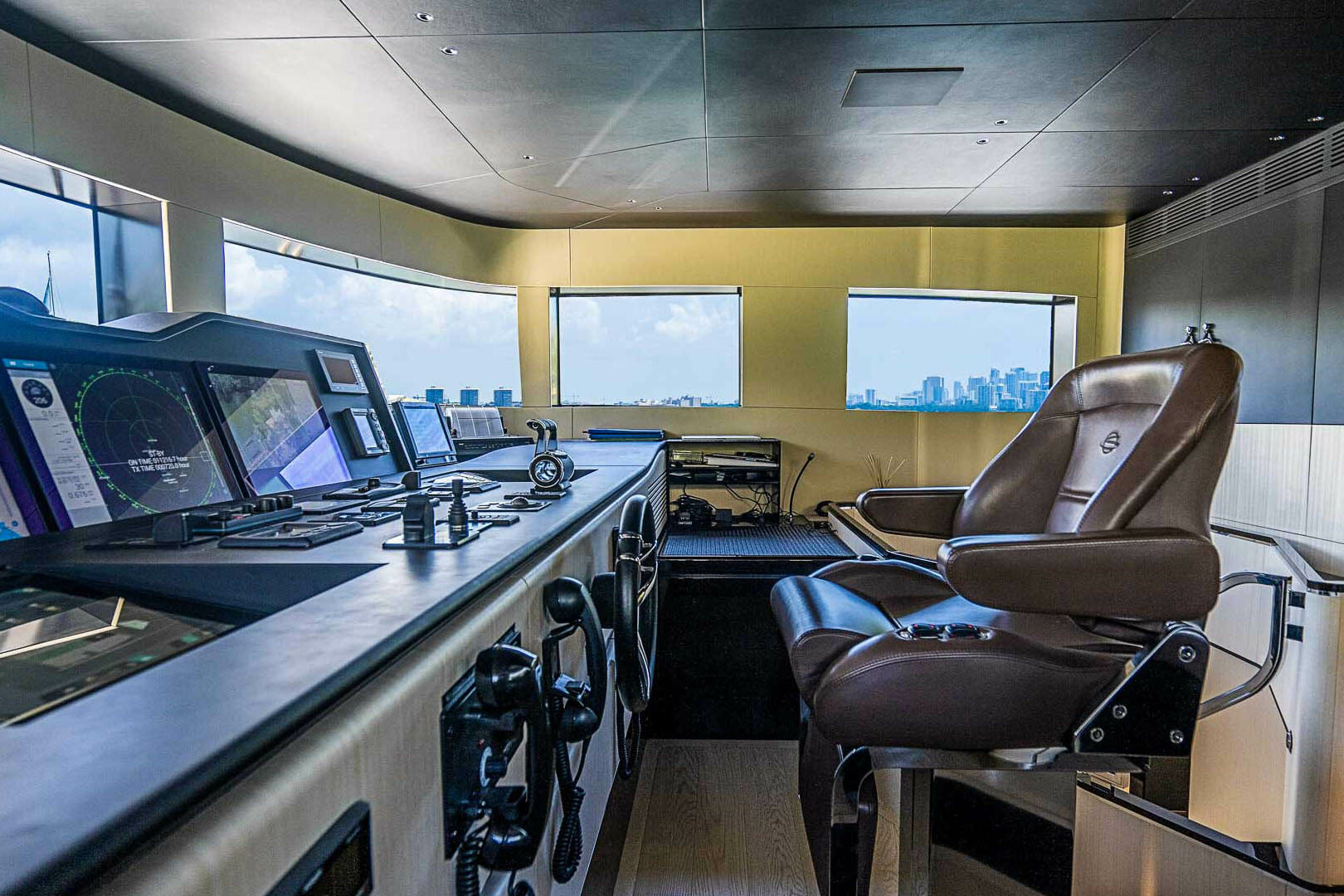 Benetti Delfino 95 Pilothouse