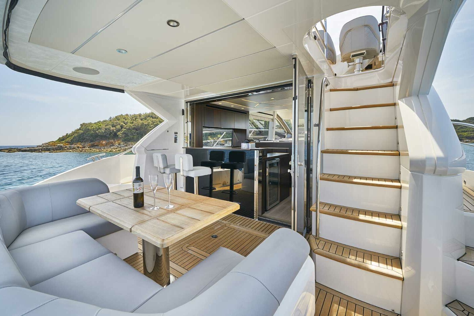 Sunseeker Manhattan 55 Apolo outdoor area