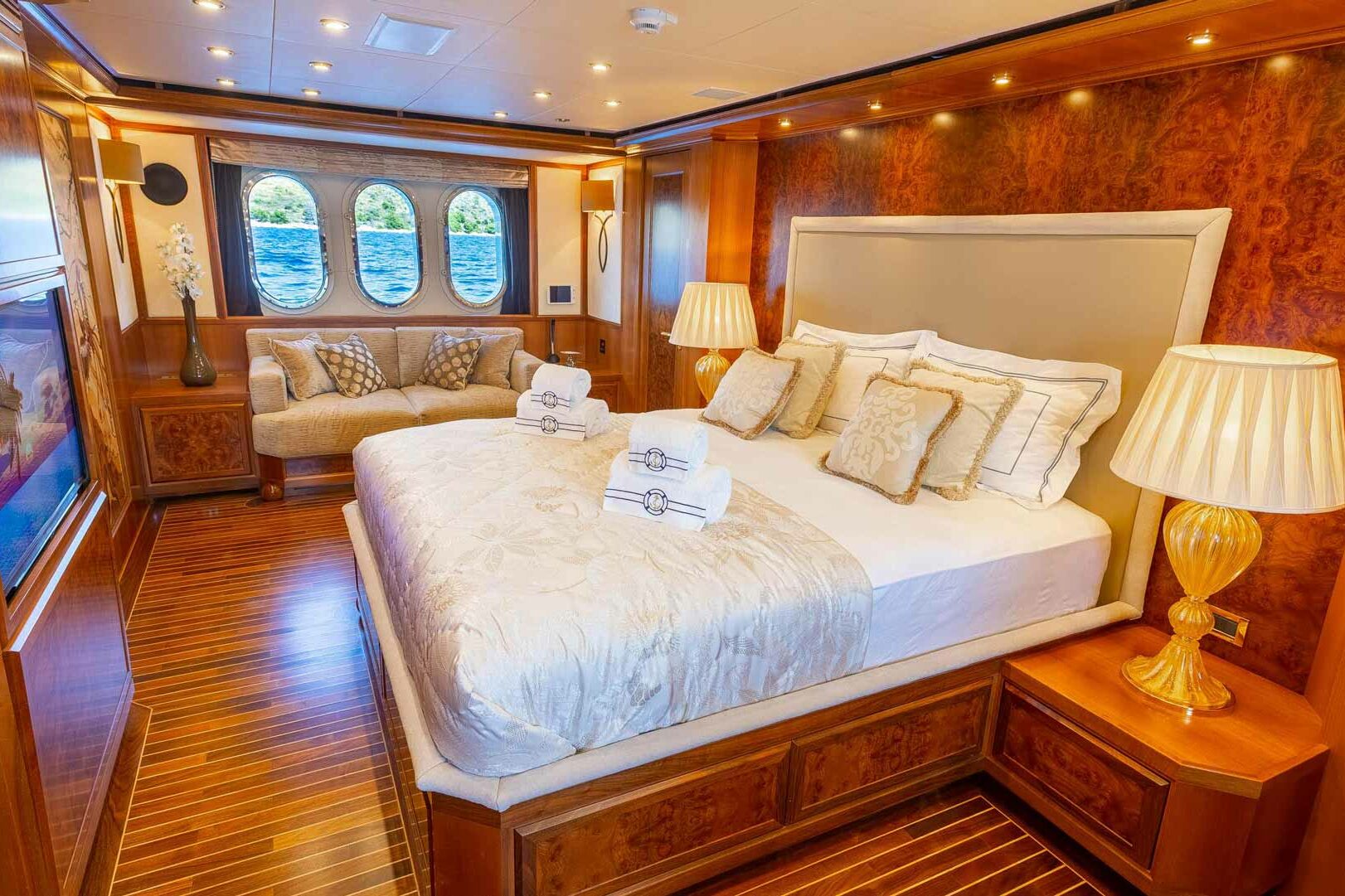 Milaya Master cabin