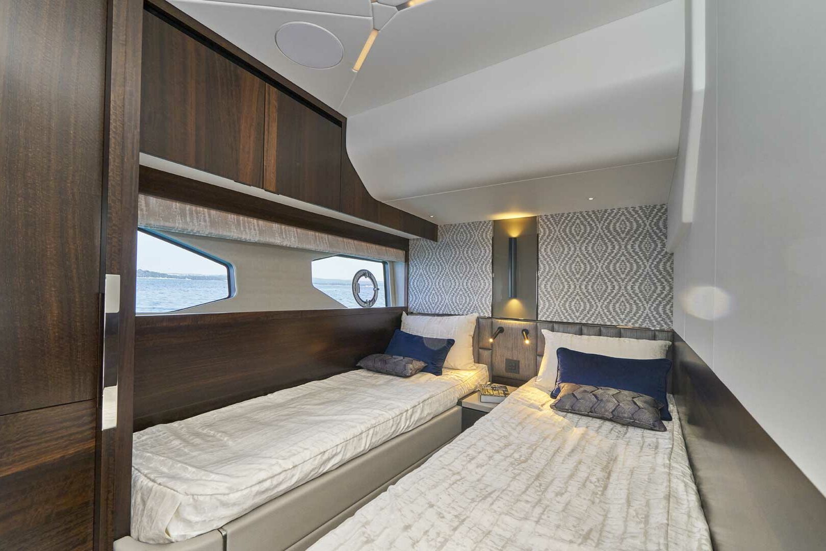 Sunseeker Manhattan 55 Apolo double bunk bed cabin