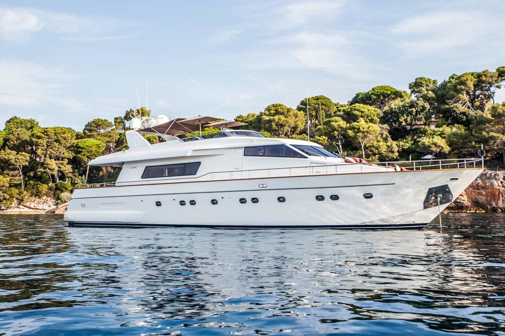 Luxury yacht Solal main