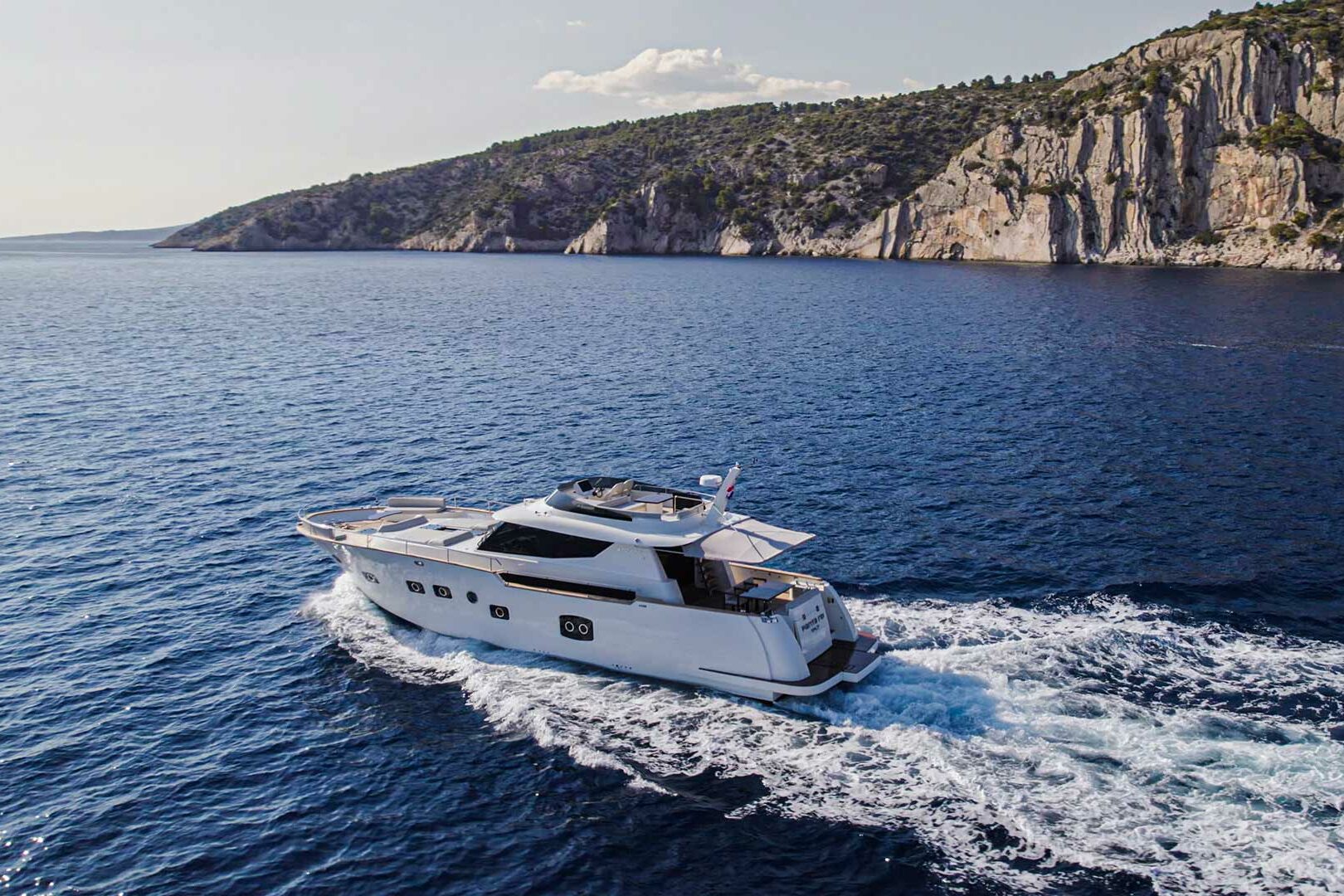 monachus 70 luxury yacht charter