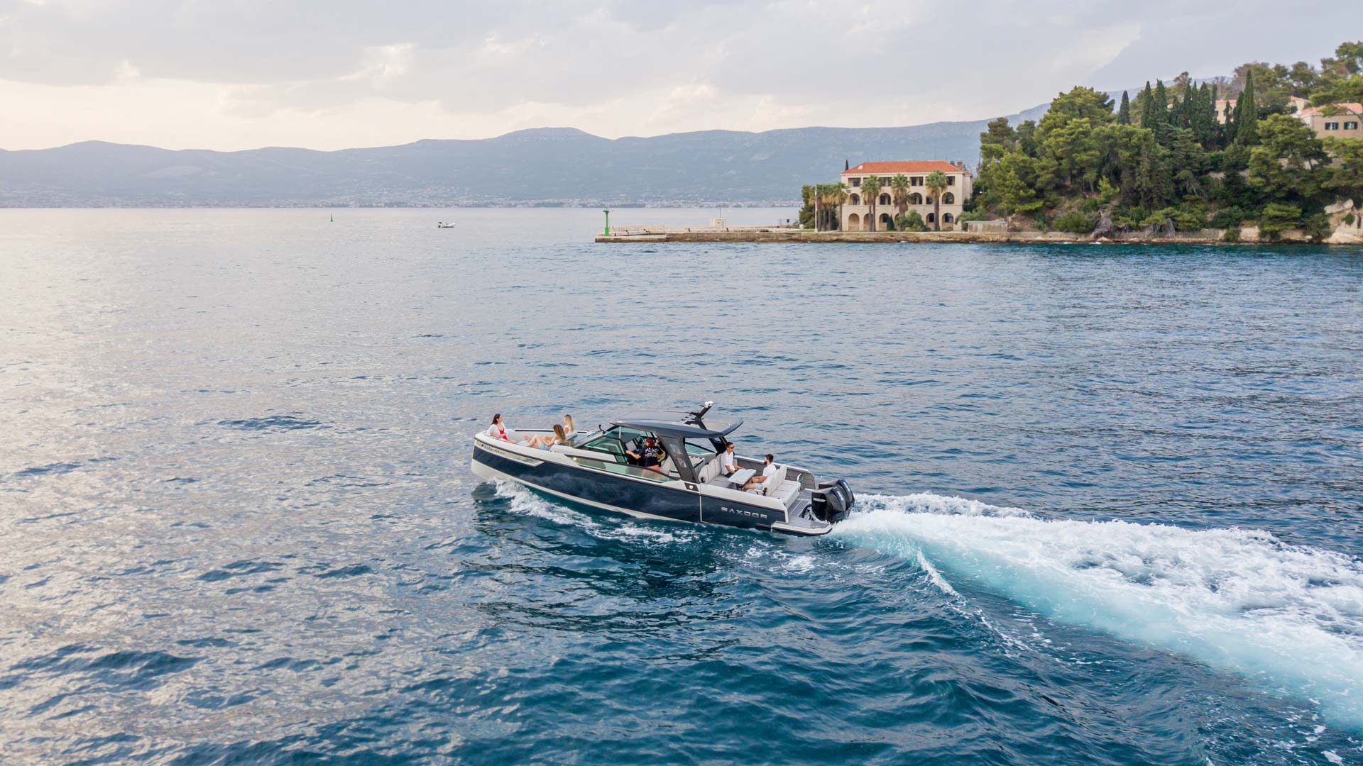 largest leopard catamaran