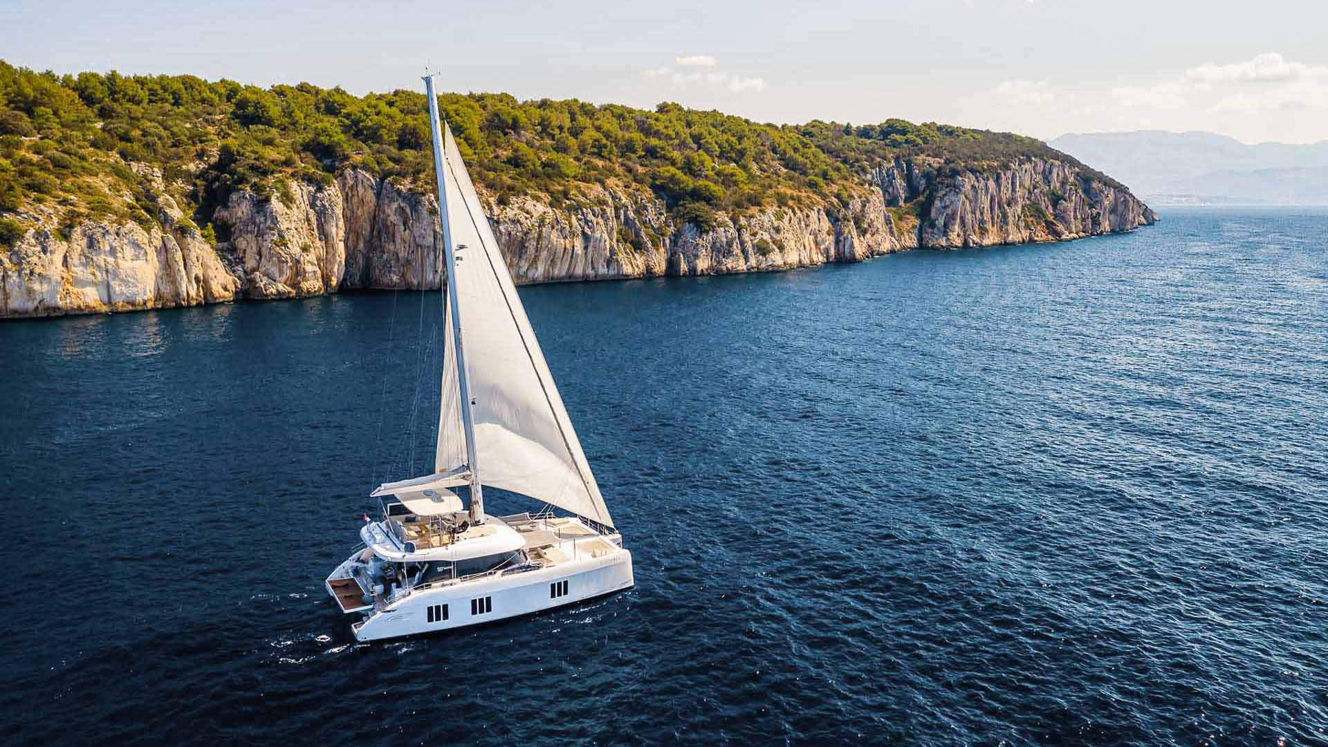 Luxury catamaran Sunreef 50 sailing