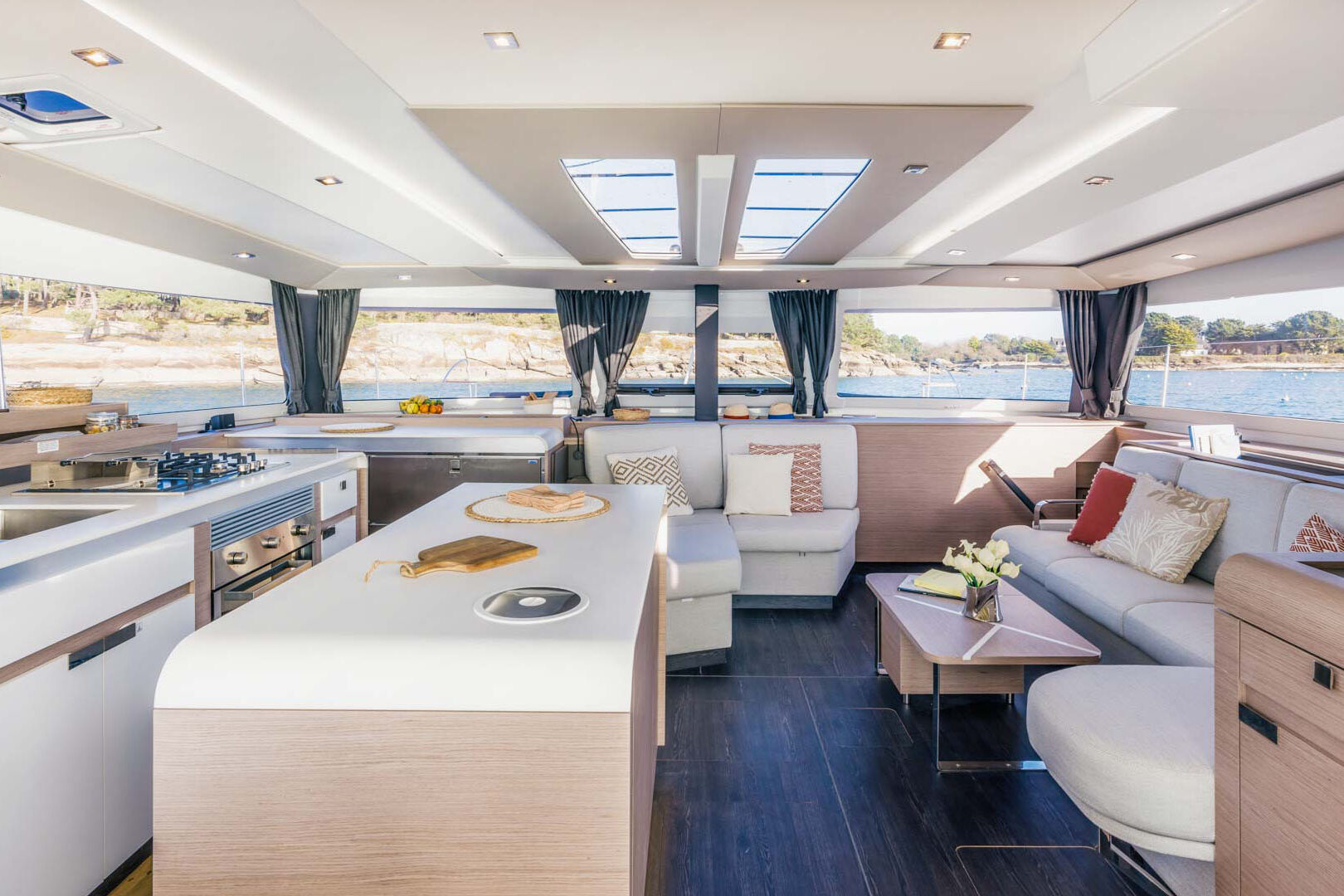 Luxury catamaran Aura 51 salon