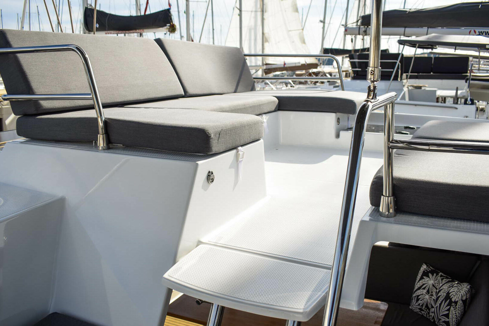 Luxury catamaran Saona 47 flybridge