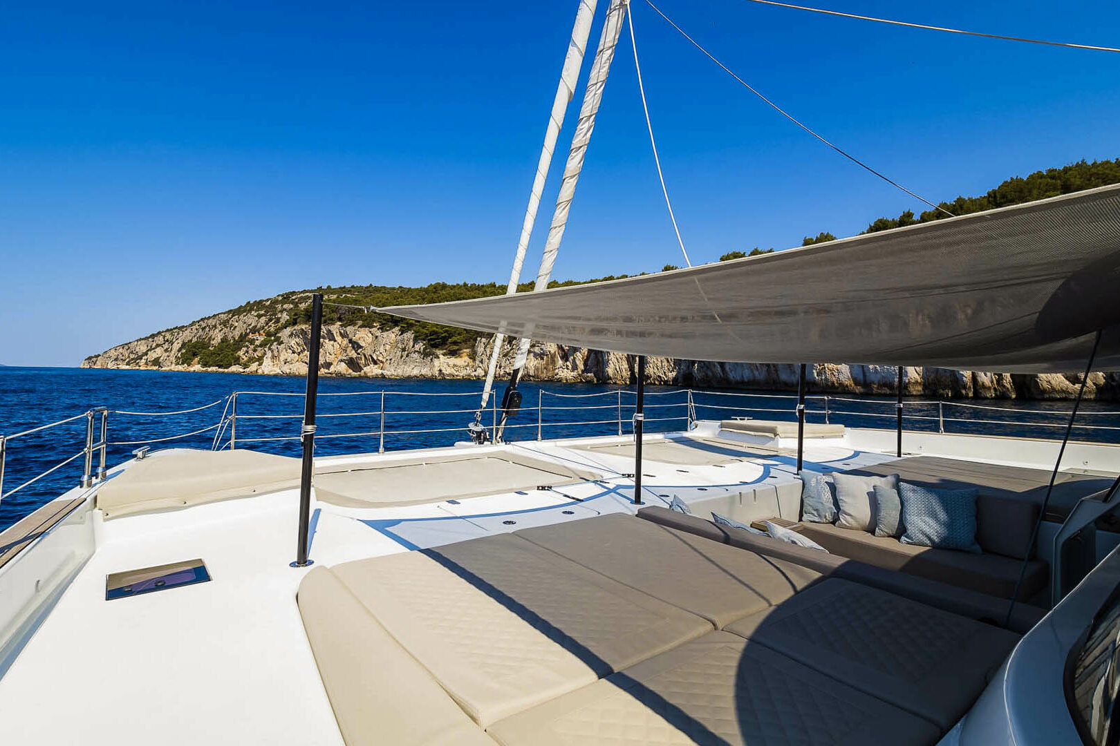 Luxury catamaran Sunreef 50 front view