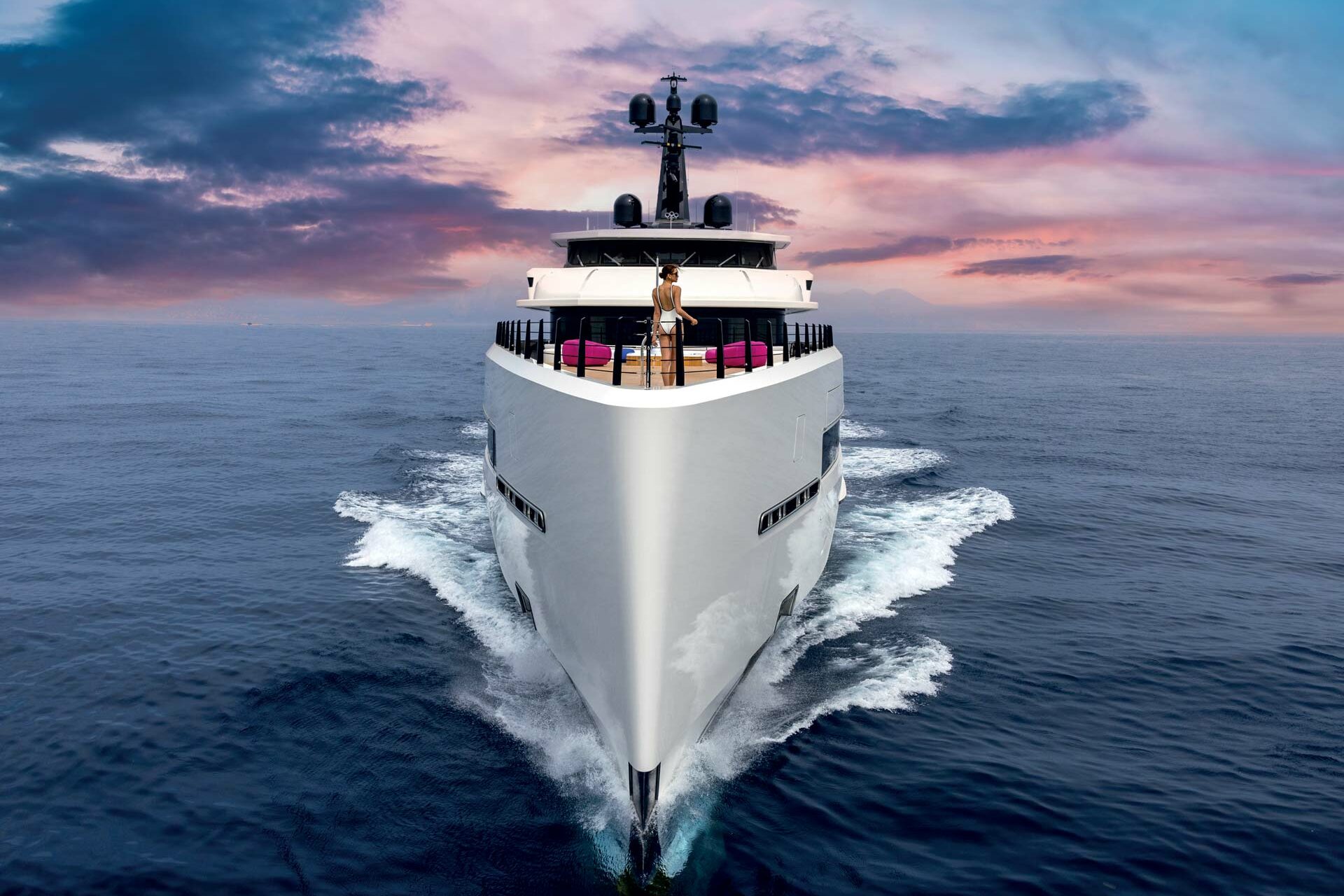 crn rio front view cruising