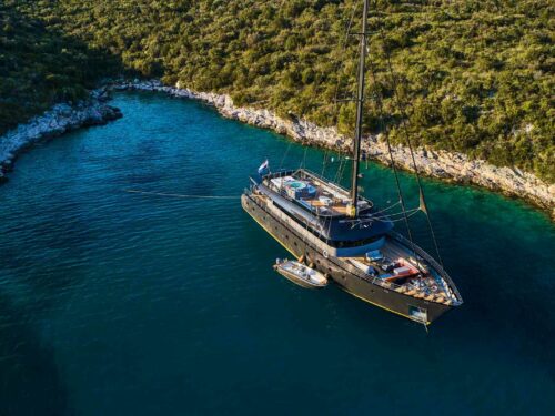 Luxury sailing yacht Rara Avis anchored