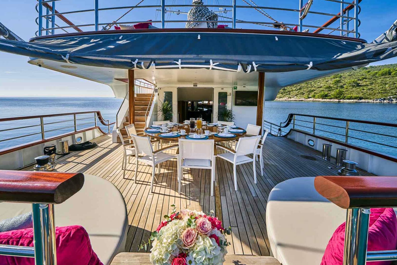 Luxury sailing yacht Corsario aft dining area