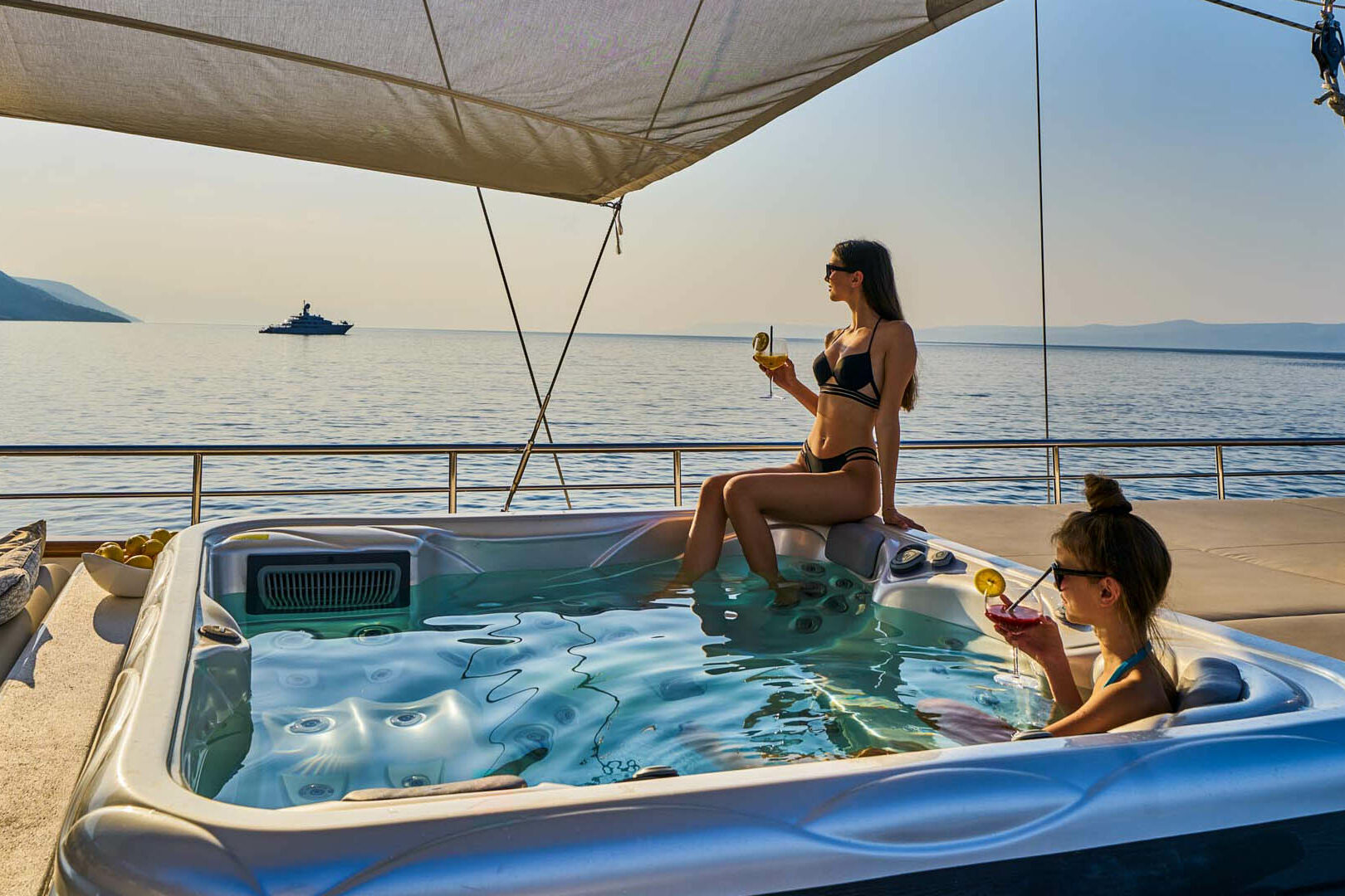 Dalmatino sun deck Jacuzzi