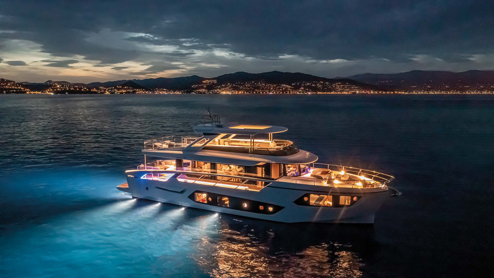 absolute 75 yacht