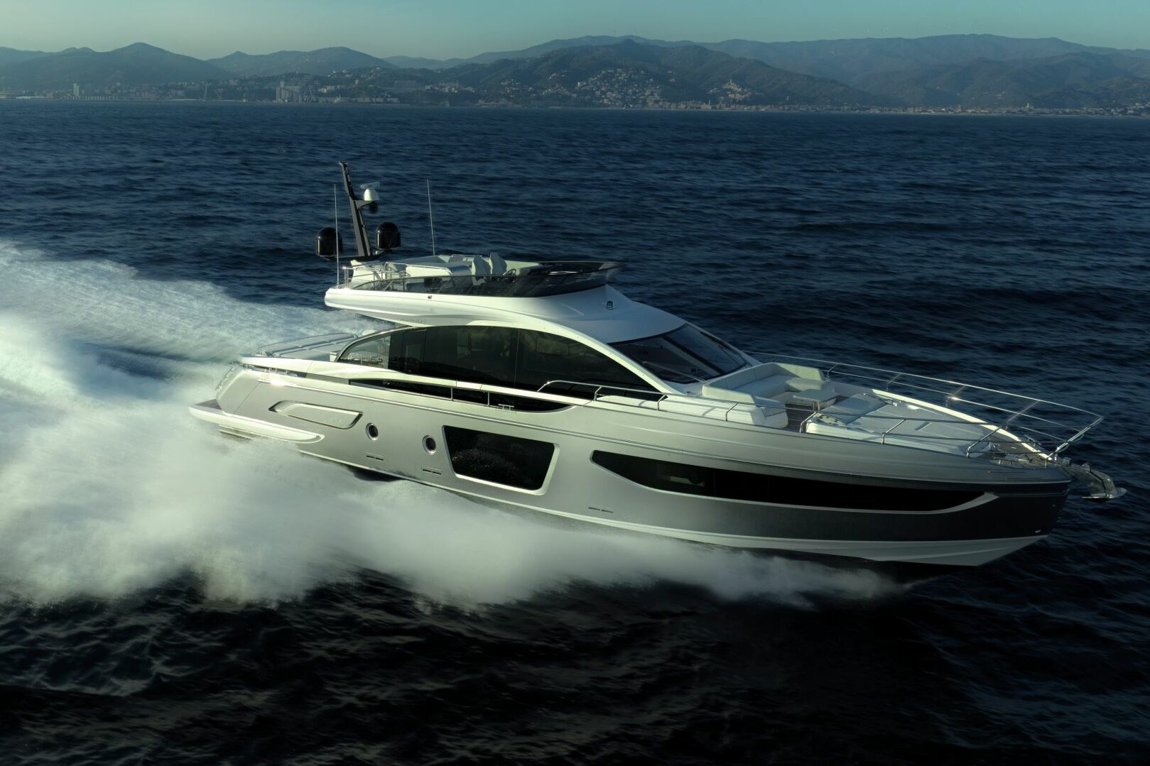 Azimut S7 motor yacht