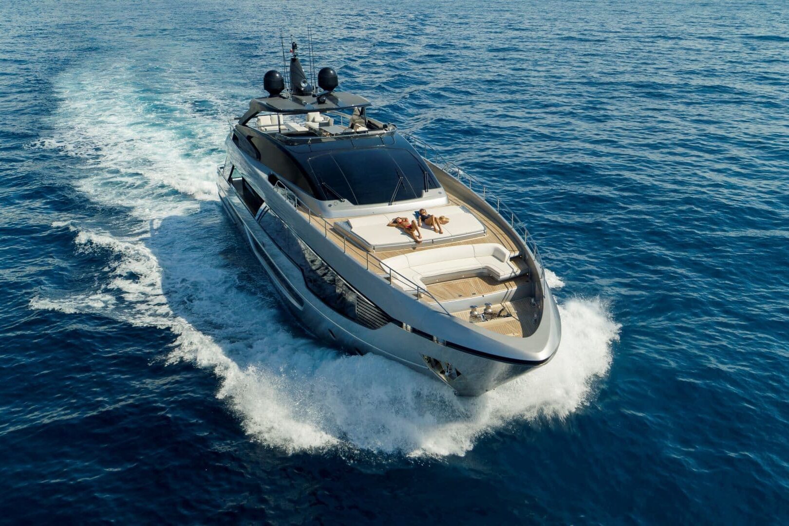 Riva 102 Corsaro Super flybridge yacht