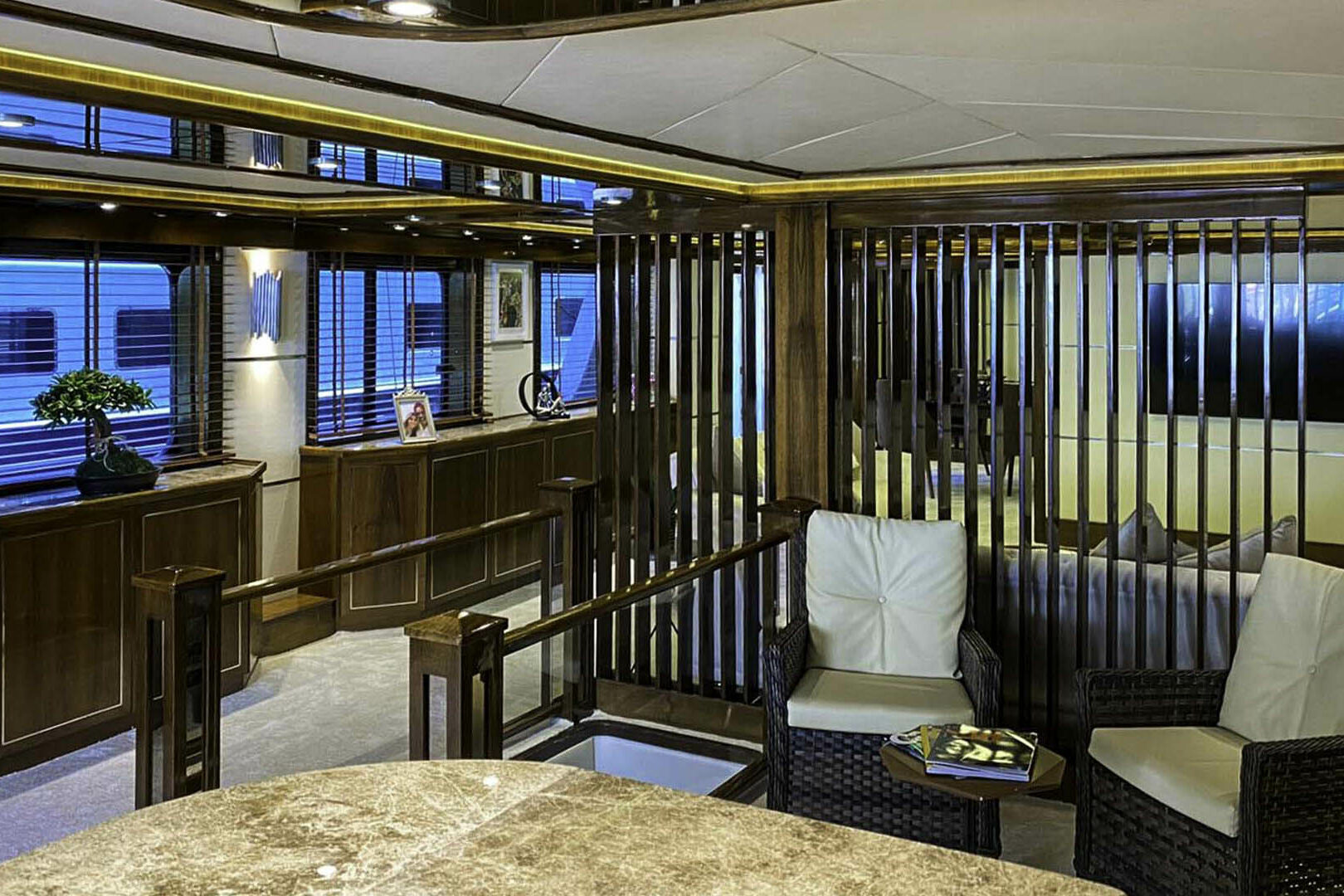 Luxury Saba yacht Apna salon view