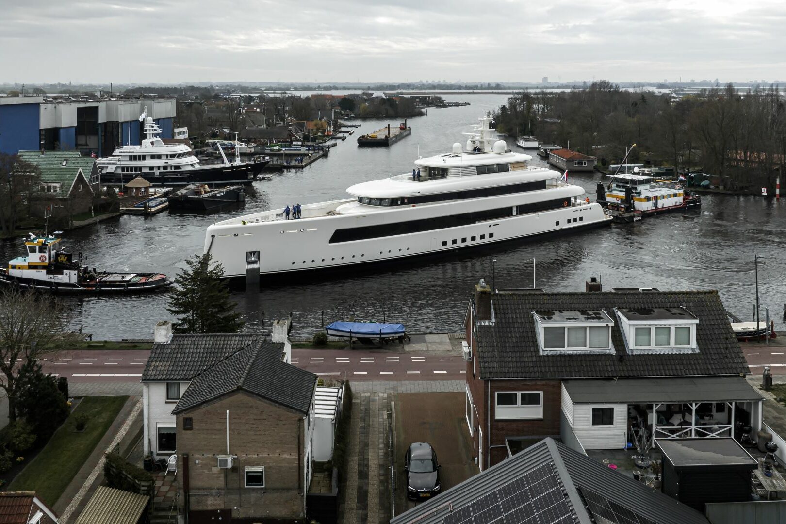 Superyacht Feadship project 823