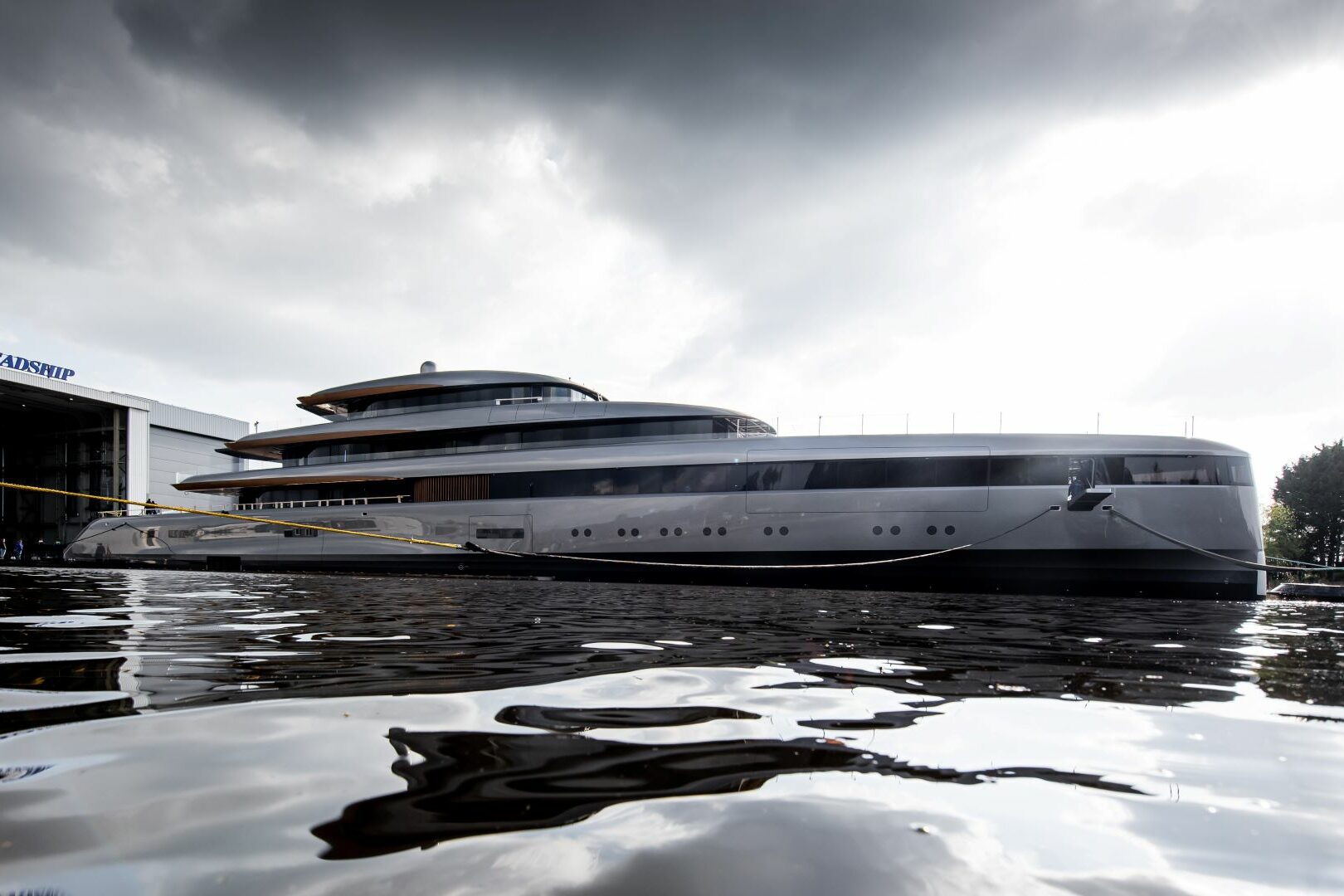 Feadship 710