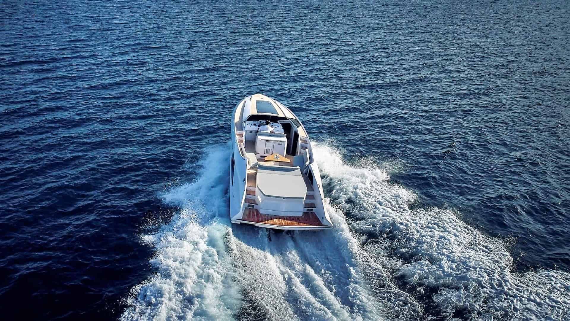 Frauscher 1414 Demon cruising