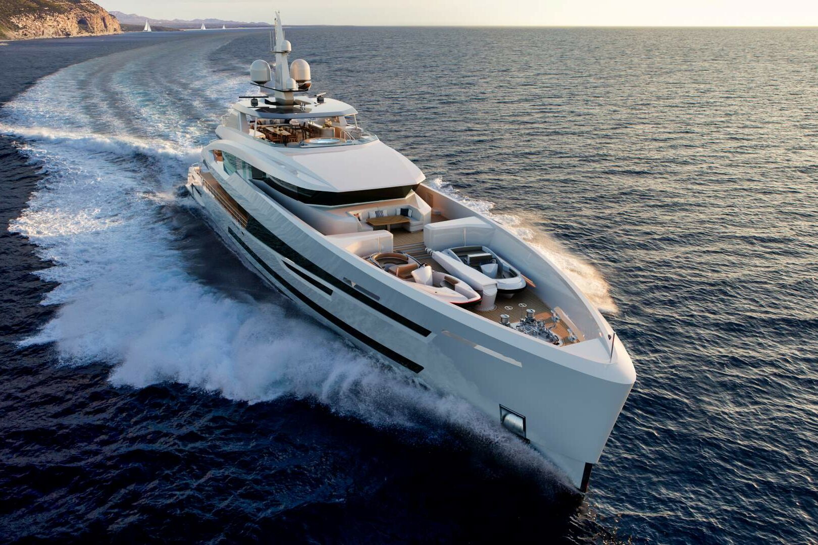 Heesen Akira superyacht cruising